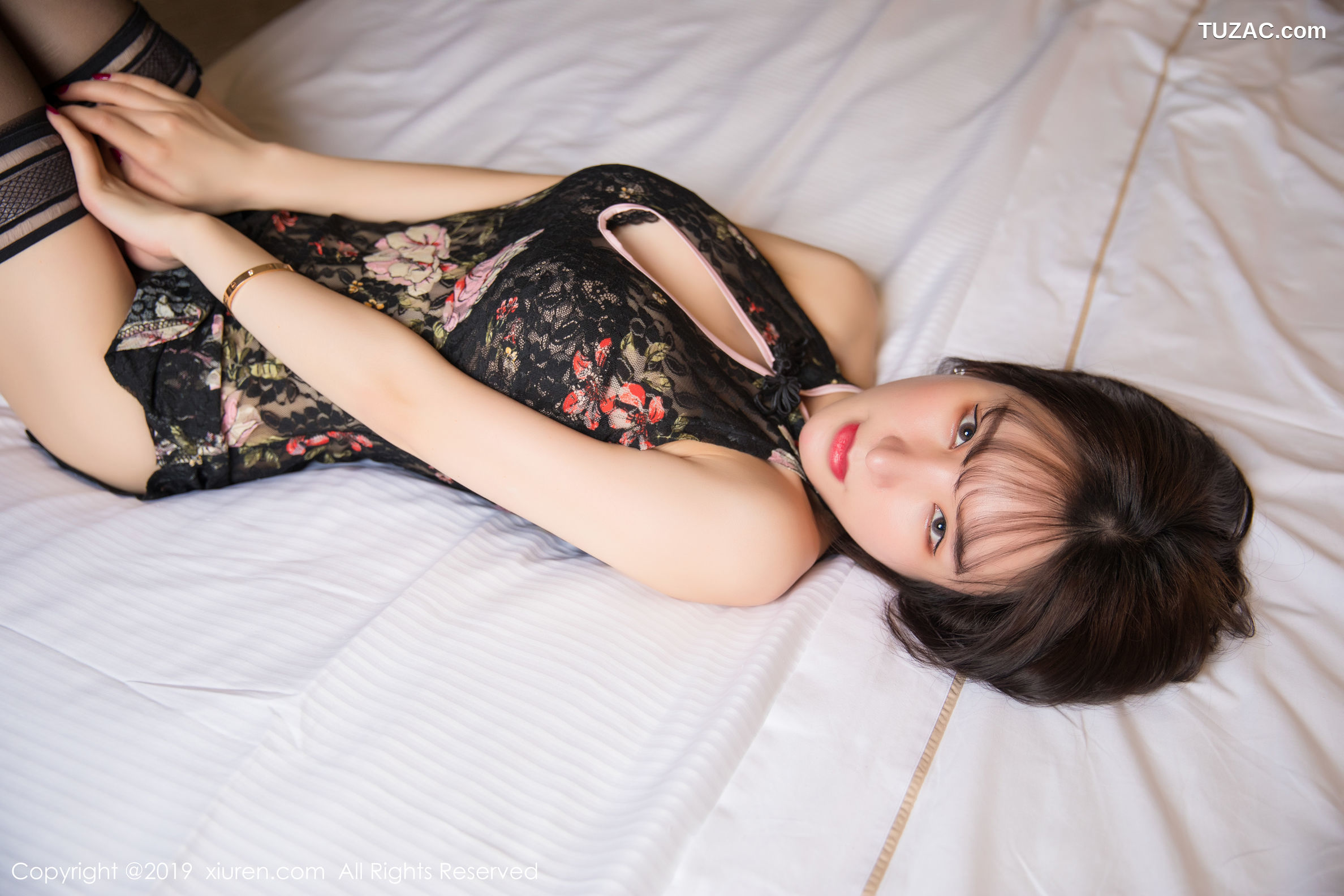 XiuRen秀人网-1442-周于希-《性感黑丝-蕾丝诱惑》-2019.05.10