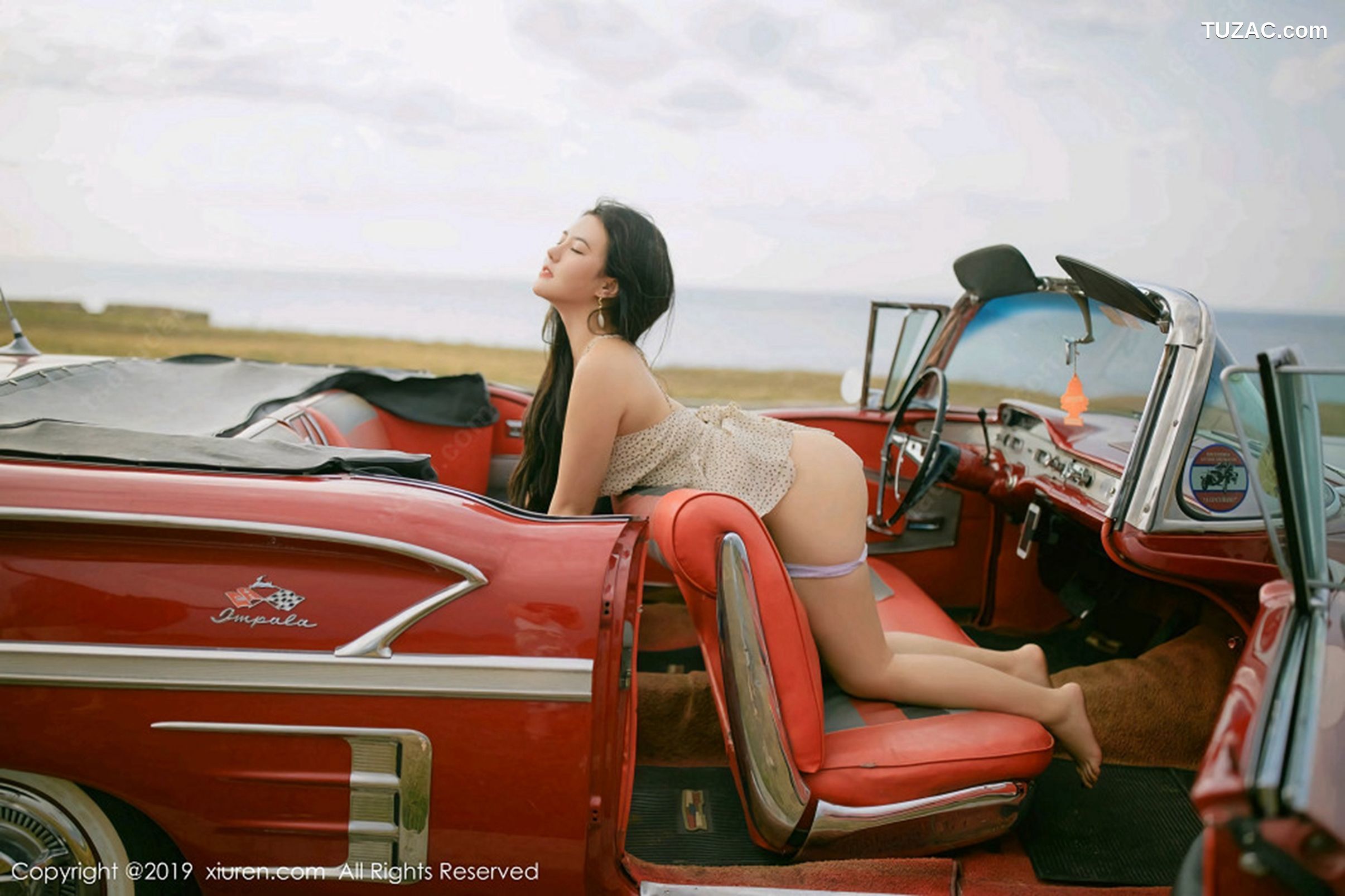 XiuRen秀人网-1463-玛鲁娜-《复古车外拍下的无可比拟美臀》-2019.05.21