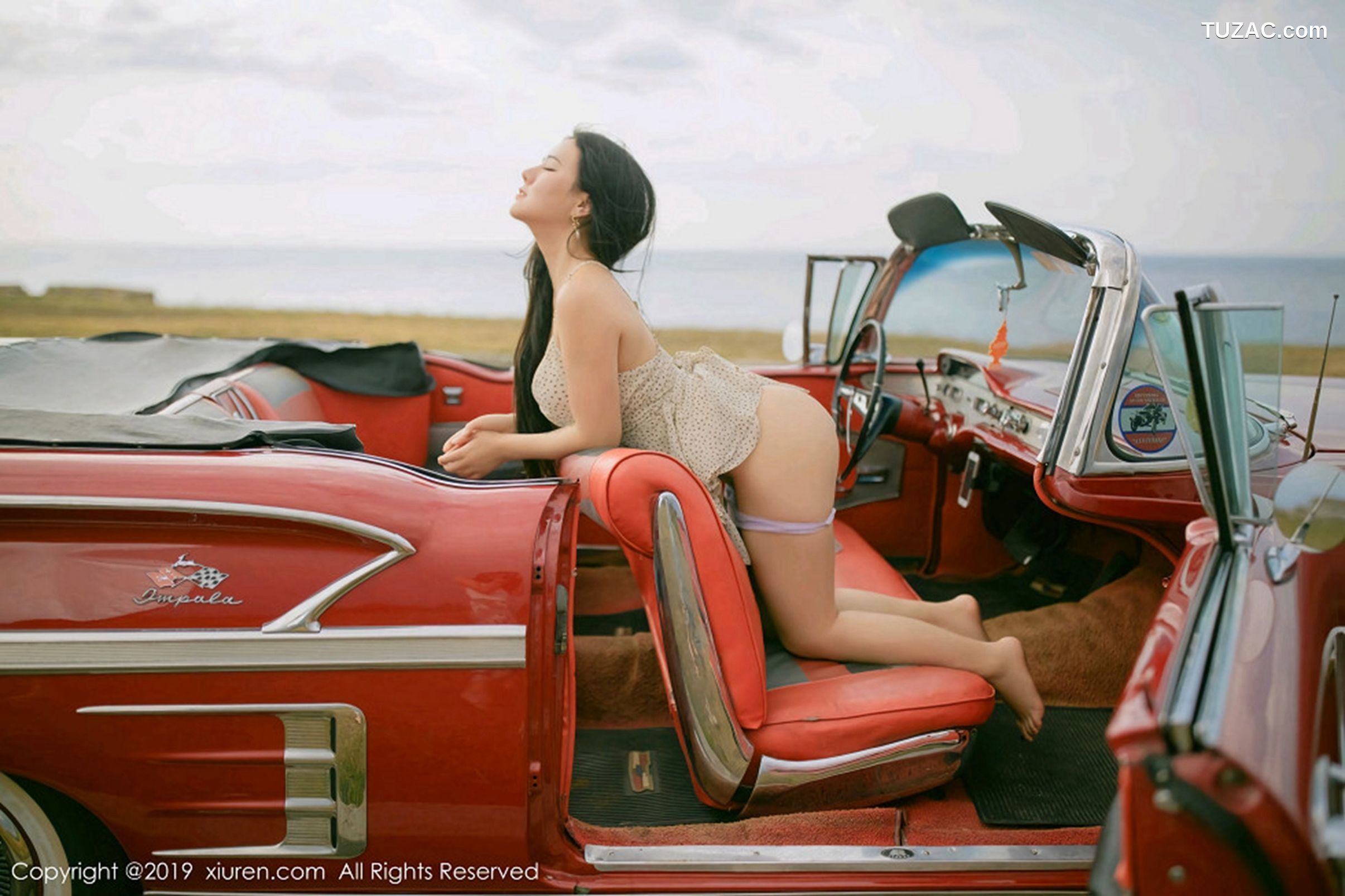 XiuRen秀人网-1463-玛鲁娜-《复古车外拍下的无可比拟美臀》-2019.05.21