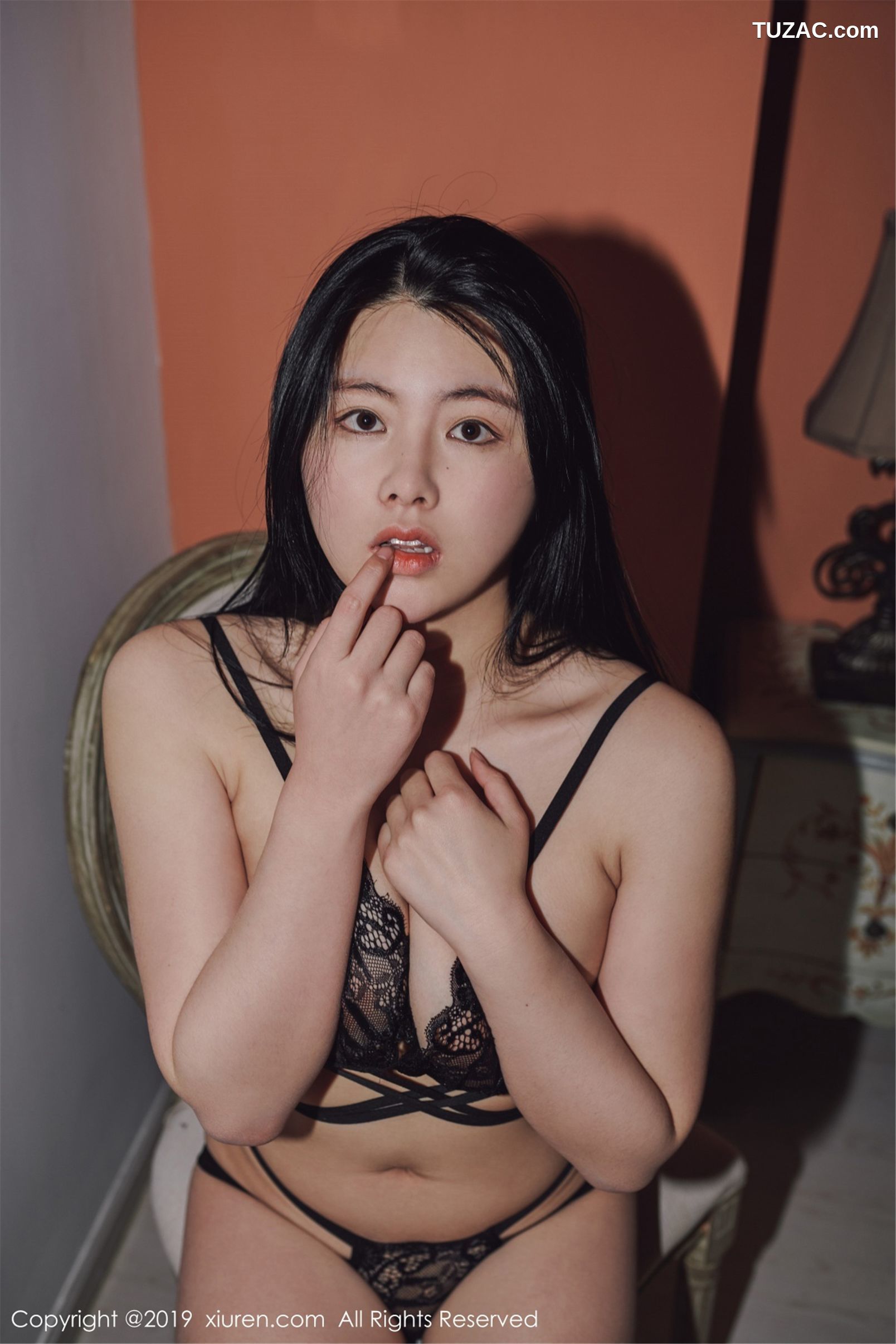 XiuRen秀人网-1468-娜露-《镂空情趣内衣-护士制服扮演》-2019.05.23