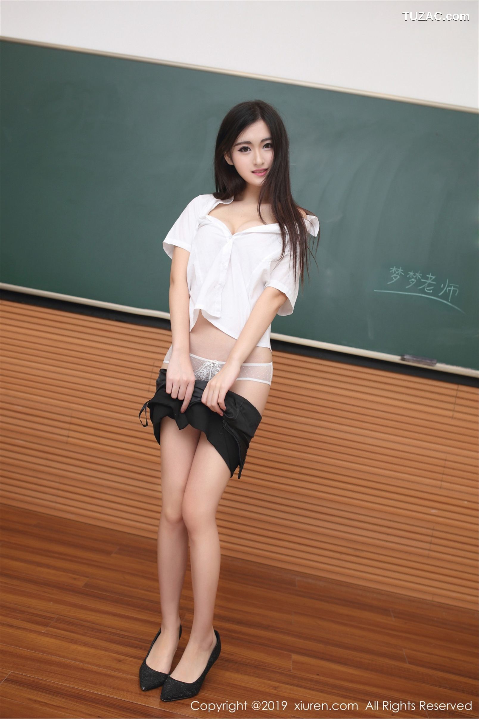XiuRen秀人网-1480-沈梦瑶-《性感尺度大学物理楼露出》-2019.05.31