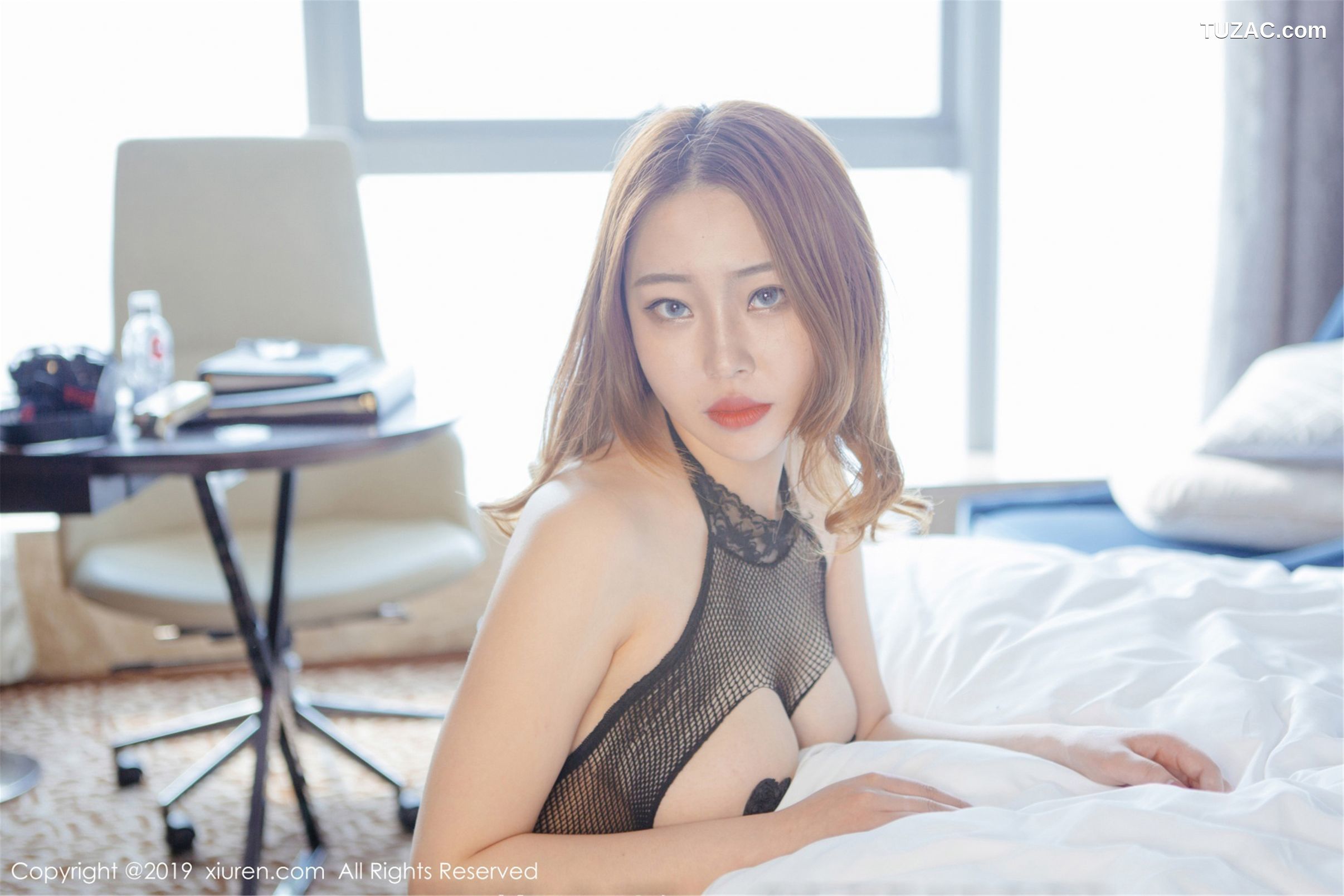 XiuRen秀人网-1481-瑶啊摇的瑶-《黑丝诱惑-镂空诱惑》-2019.06.03