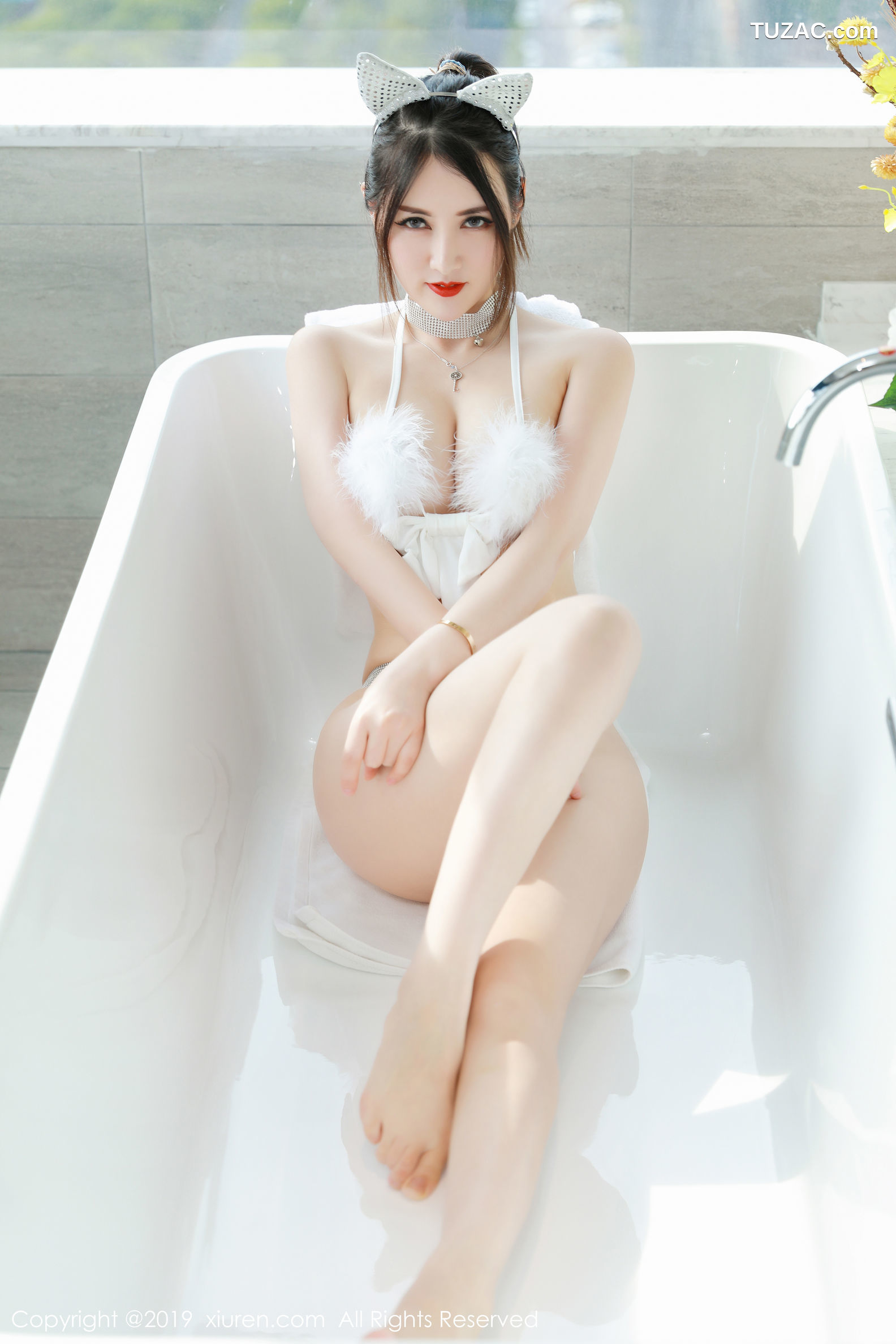 XiuRen秀人网-1527-诗诗-《魅惑黑丝与性感猫耳装》-2019.07.02