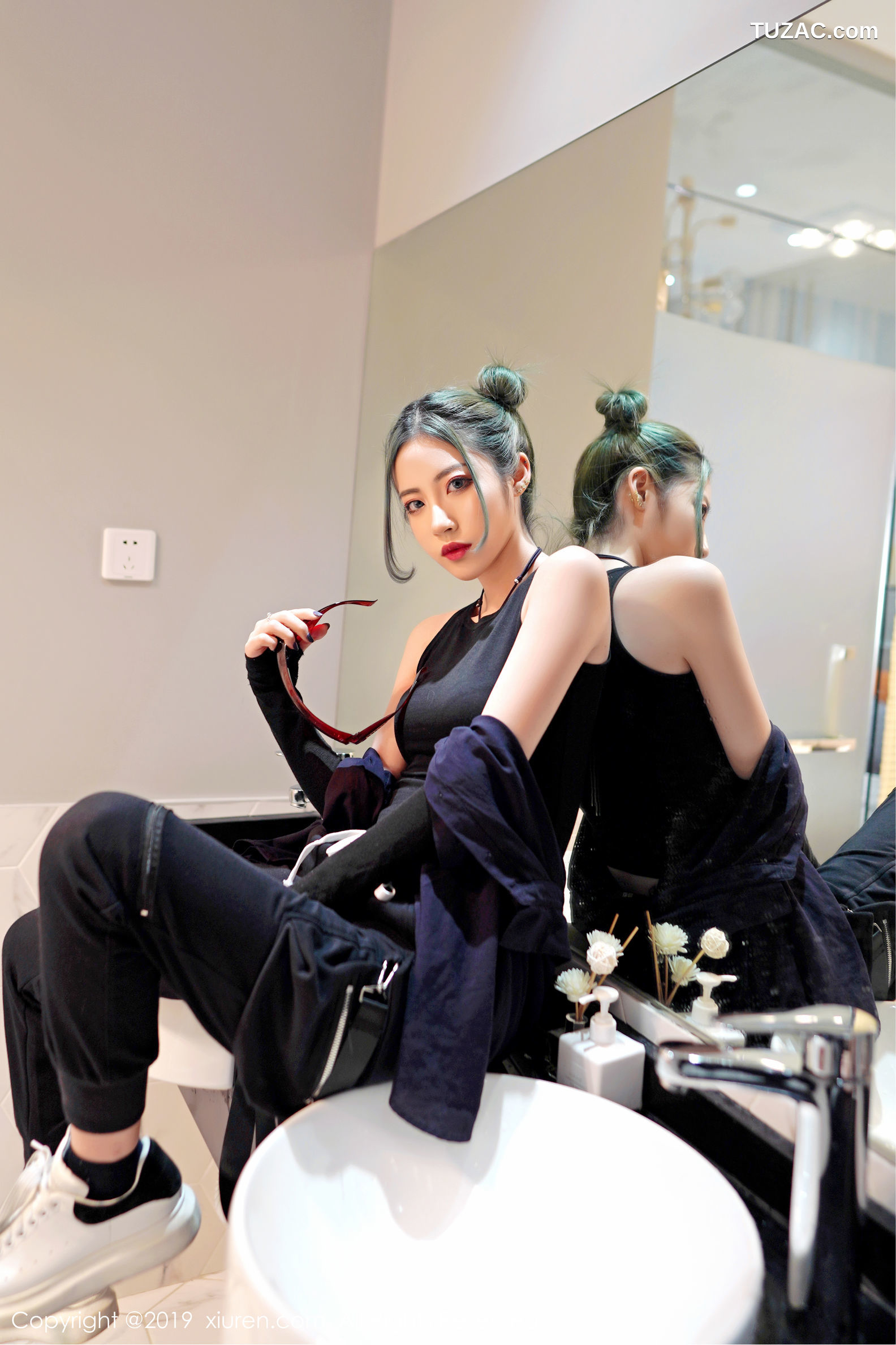 XiuRen秀人网-1550-贾诗晗-《拥有清秀的容颜与曼妙的身材》-2019.07.16
