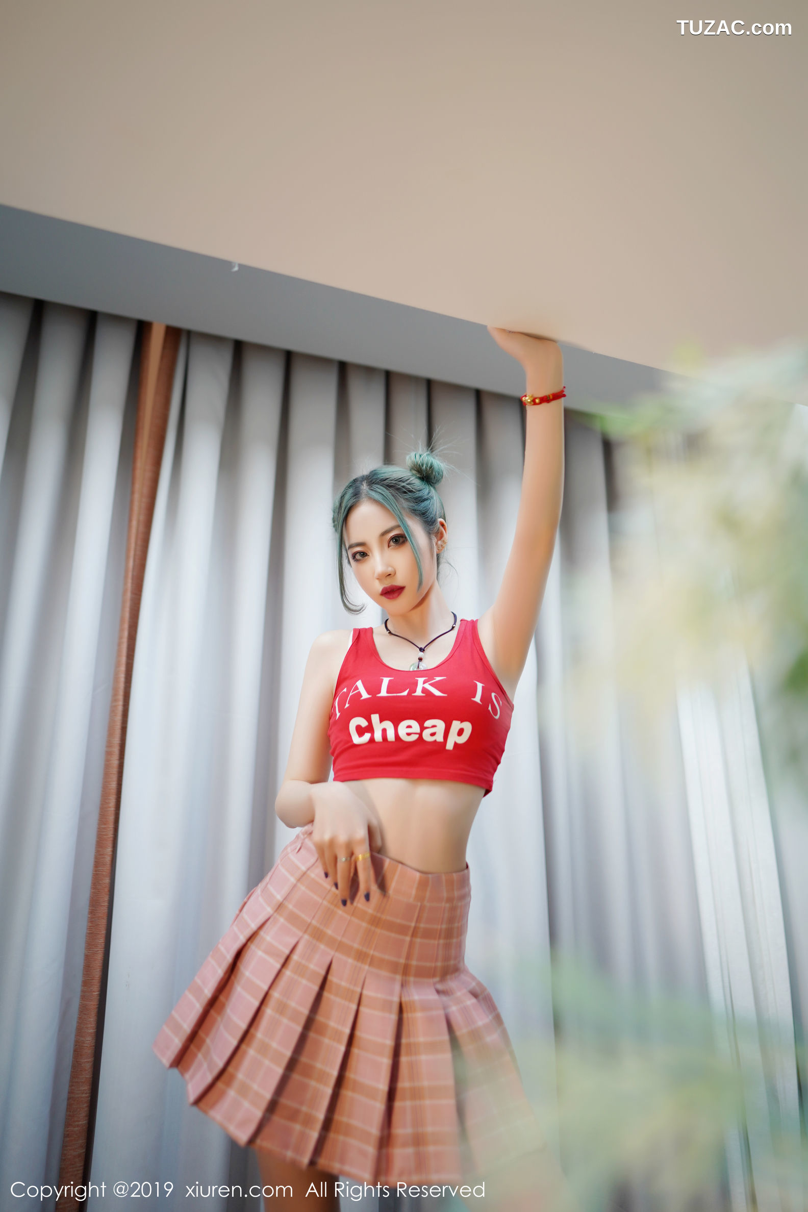 XiuRen秀人网-1550-贾诗晗-《拥有清秀的容颜与曼妙的身材》-2019.07.16