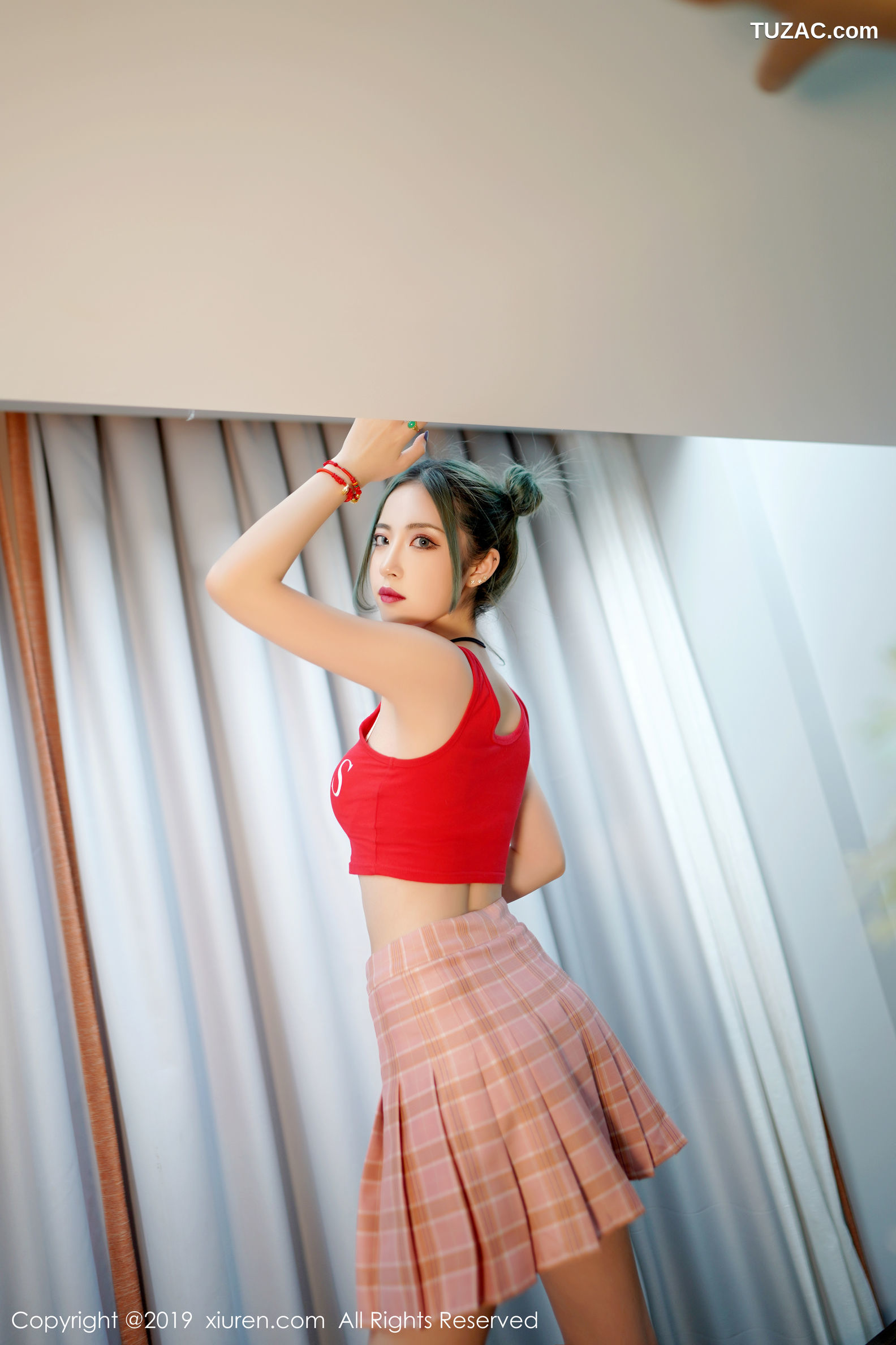 XiuRen秀人网-1550-贾诗晗-《拥有清秀的容颜与曼妙的身材》-2019.07.16