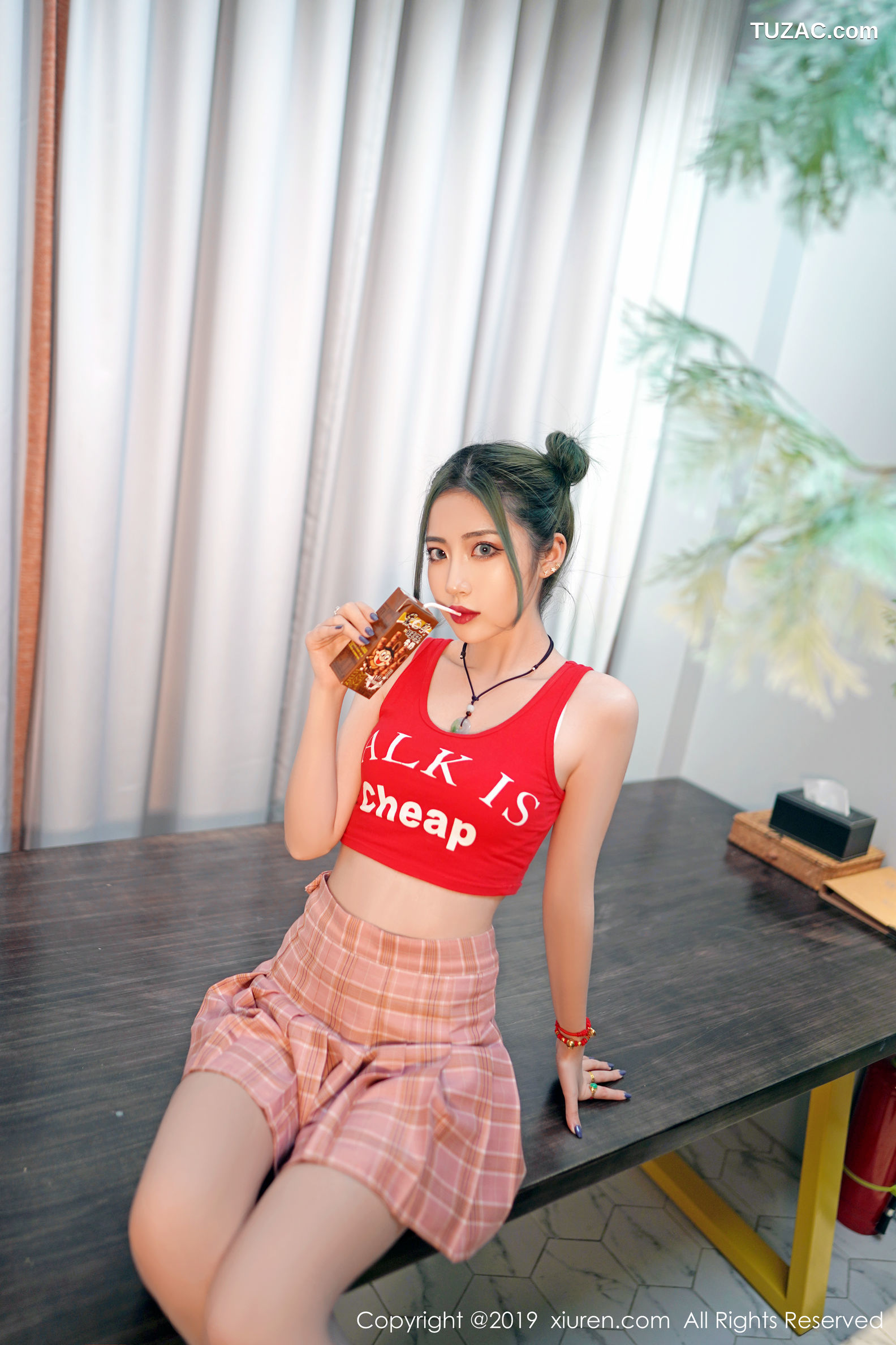 XiuRen秀人网-1550-贾诗晗-《拥有清秀的容颜与曼妙的身材》-2019.07.16