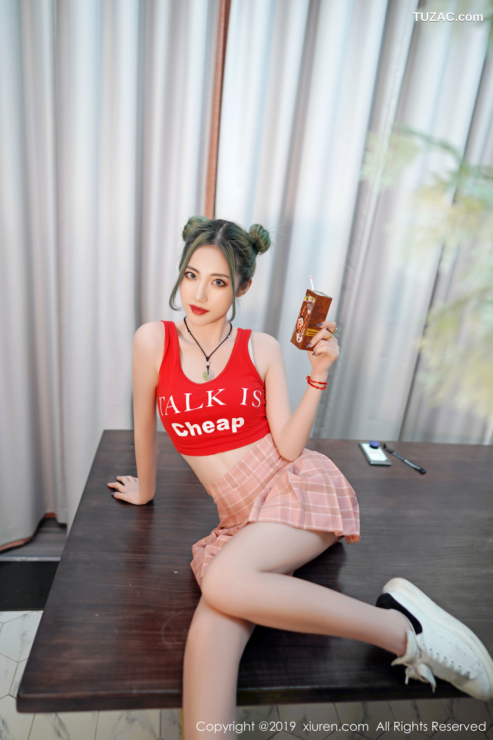XiuRen秀人网-1550-贾诗晗-《拥有清秀的容颜与曼妙的身材》-2019.07.16