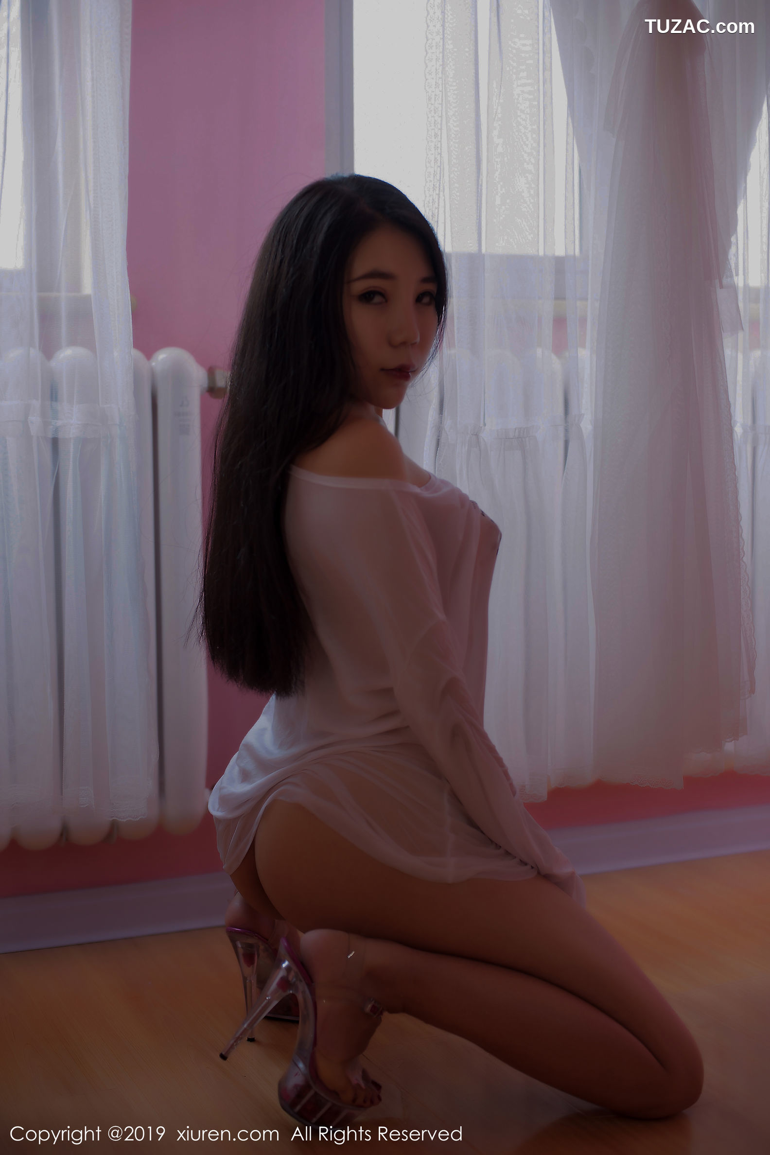 XiuRen秀人网-1553-放空Lily-《混元超大纯天然蜜桃臀妹子》-2019.07.17