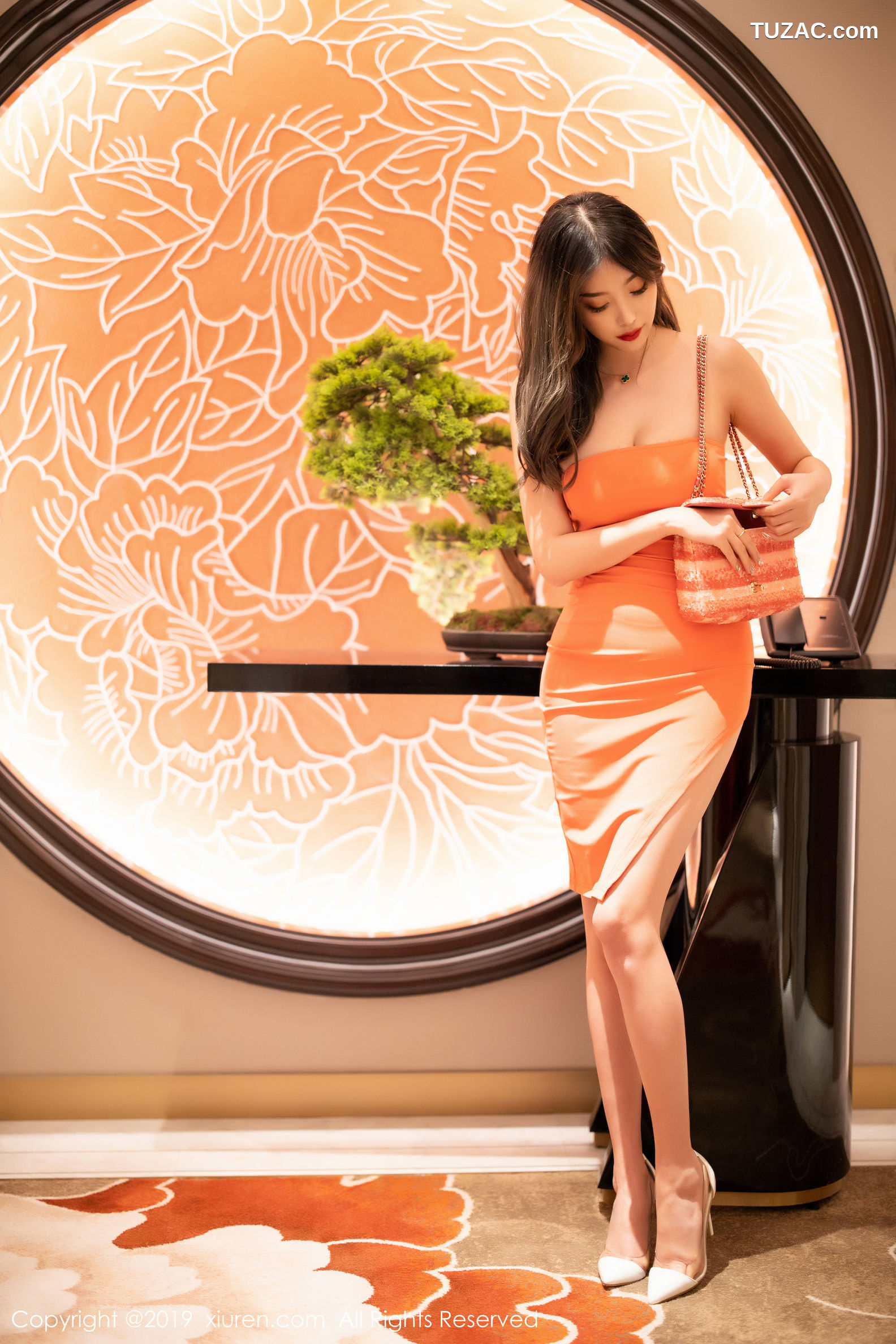 XiuRen秀人网-1582-杨晨晨-《极致蕾丝丝袜美腿》-2019.07.30
