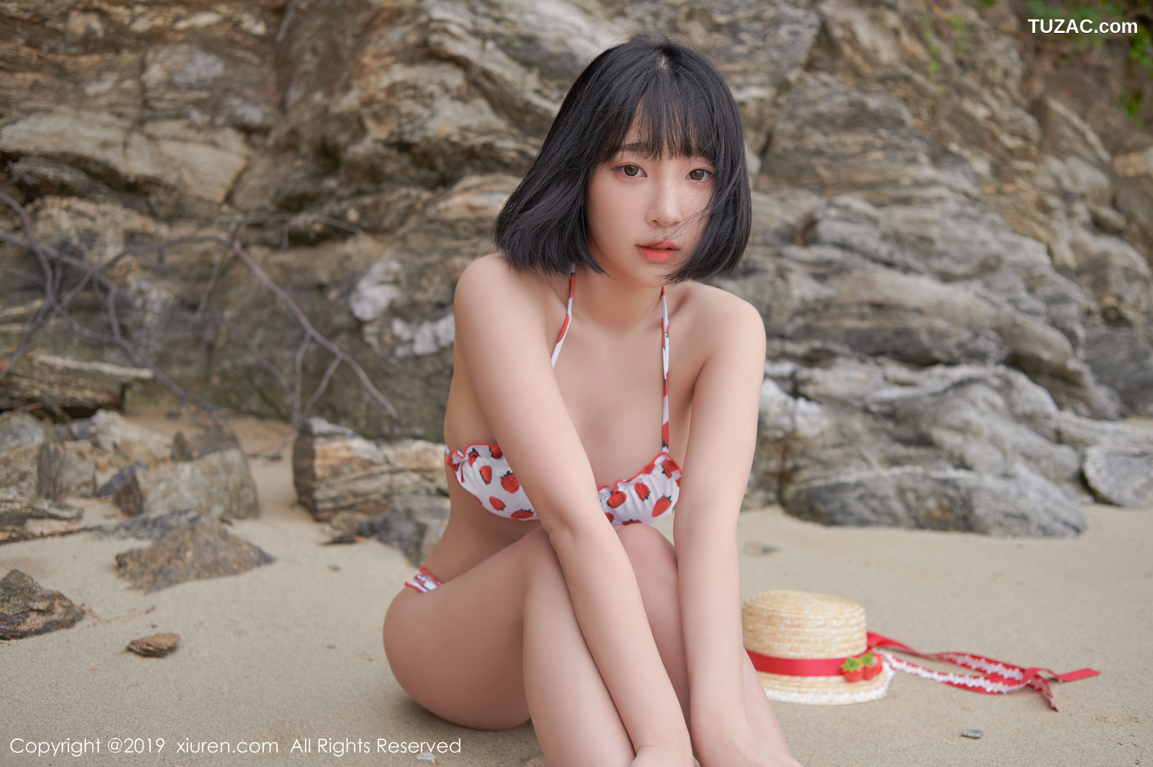 XiuRen秀人网-1611-卿卿-《新不失性感的私房魅惑》-2019.08.12