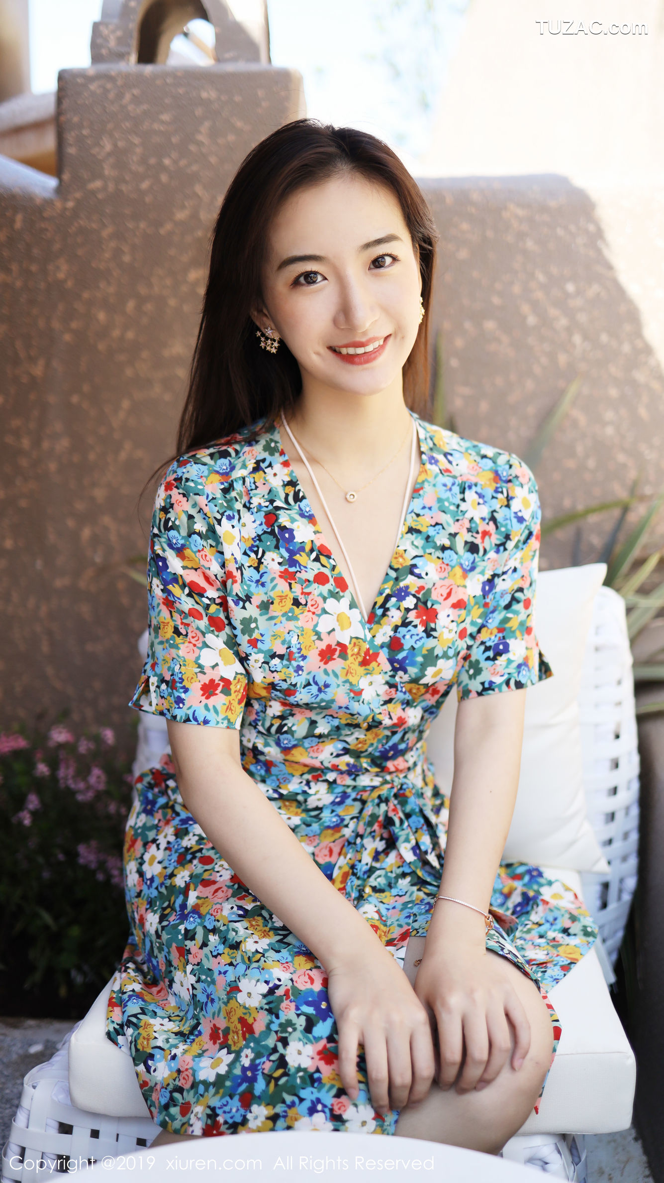 XiuRen秀人网-1641-艺儿伢哟-《气质新人模特》-2019.08.23