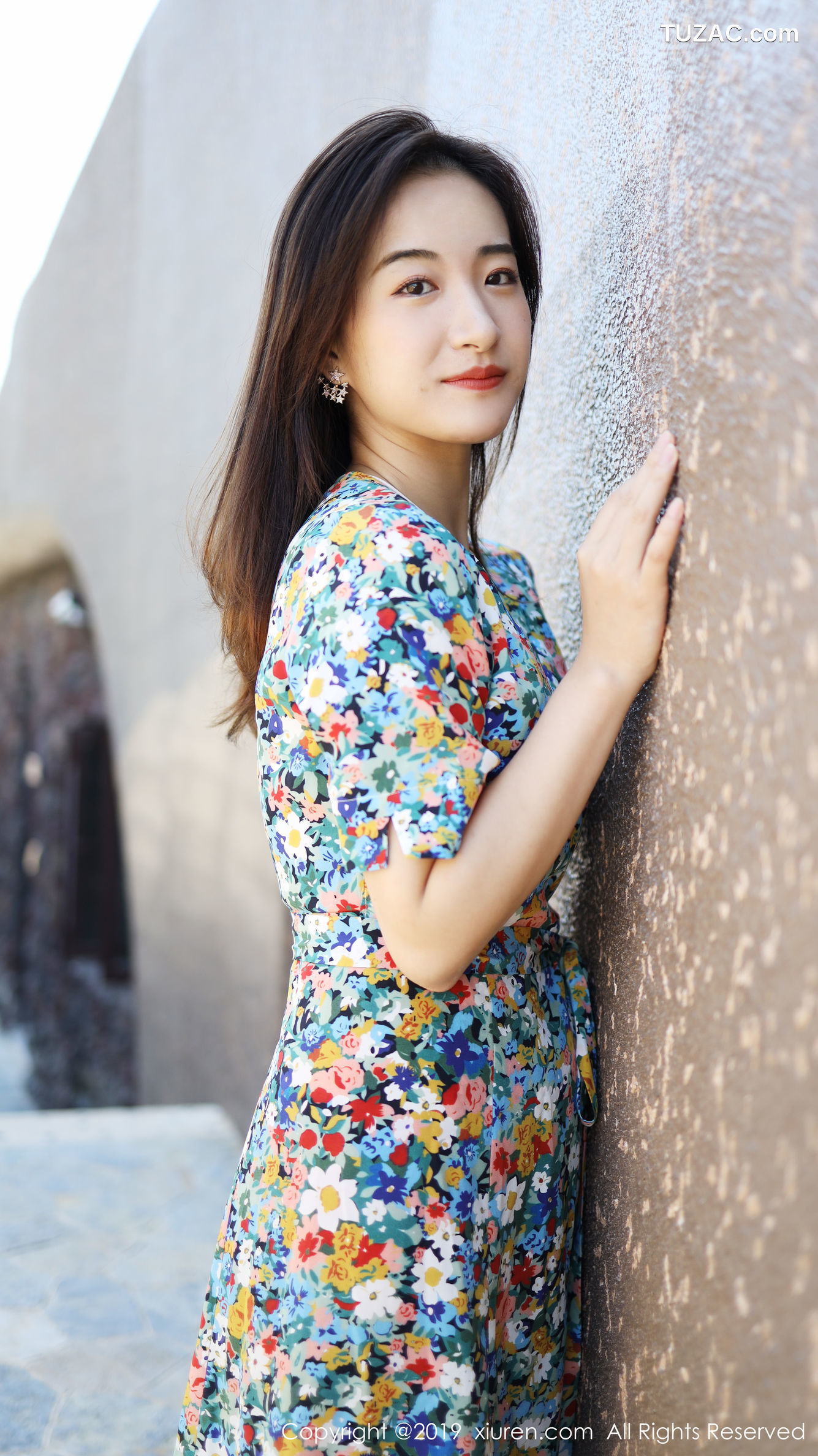 XiuRen秀人网-1641-艺儿伢哟-《气质新人模特》-2019.08.23