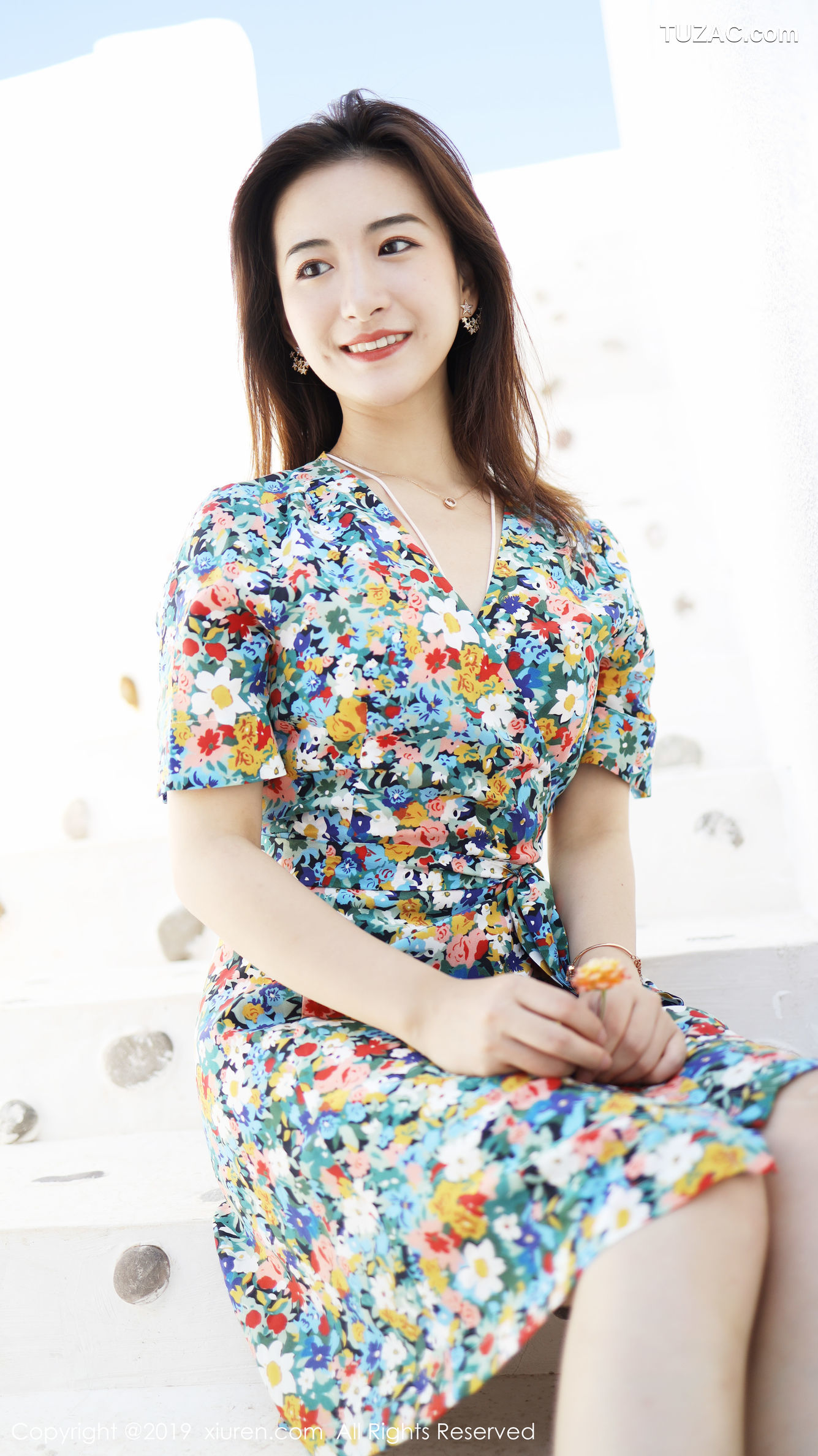 XiuRen秀人网-1641-艺儿伢哟-《气质新人模特》-2019.08.23