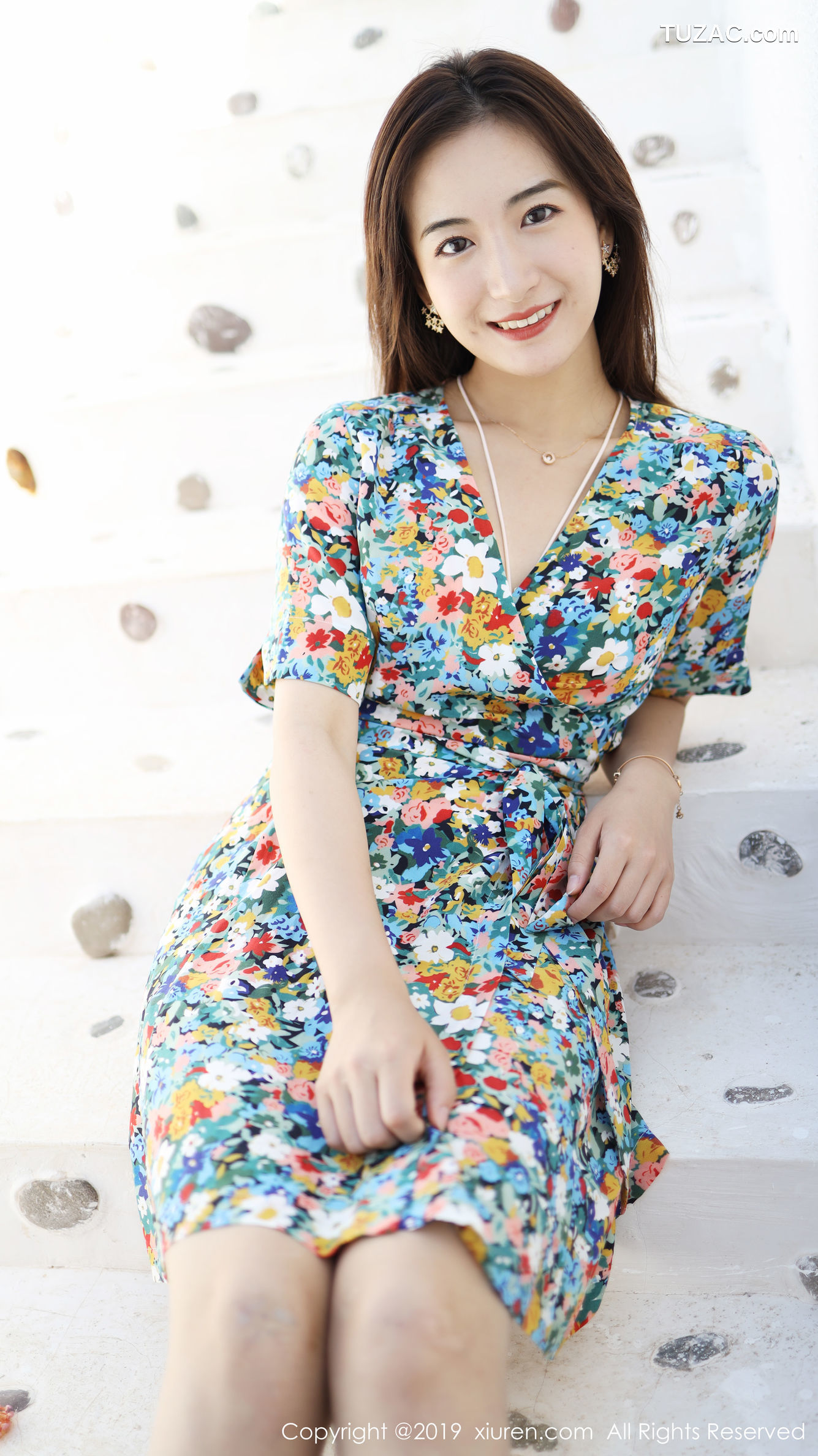 XiuRen秀人网-1641-艺儿伢哟-《气质新人模特》-2019.08.23