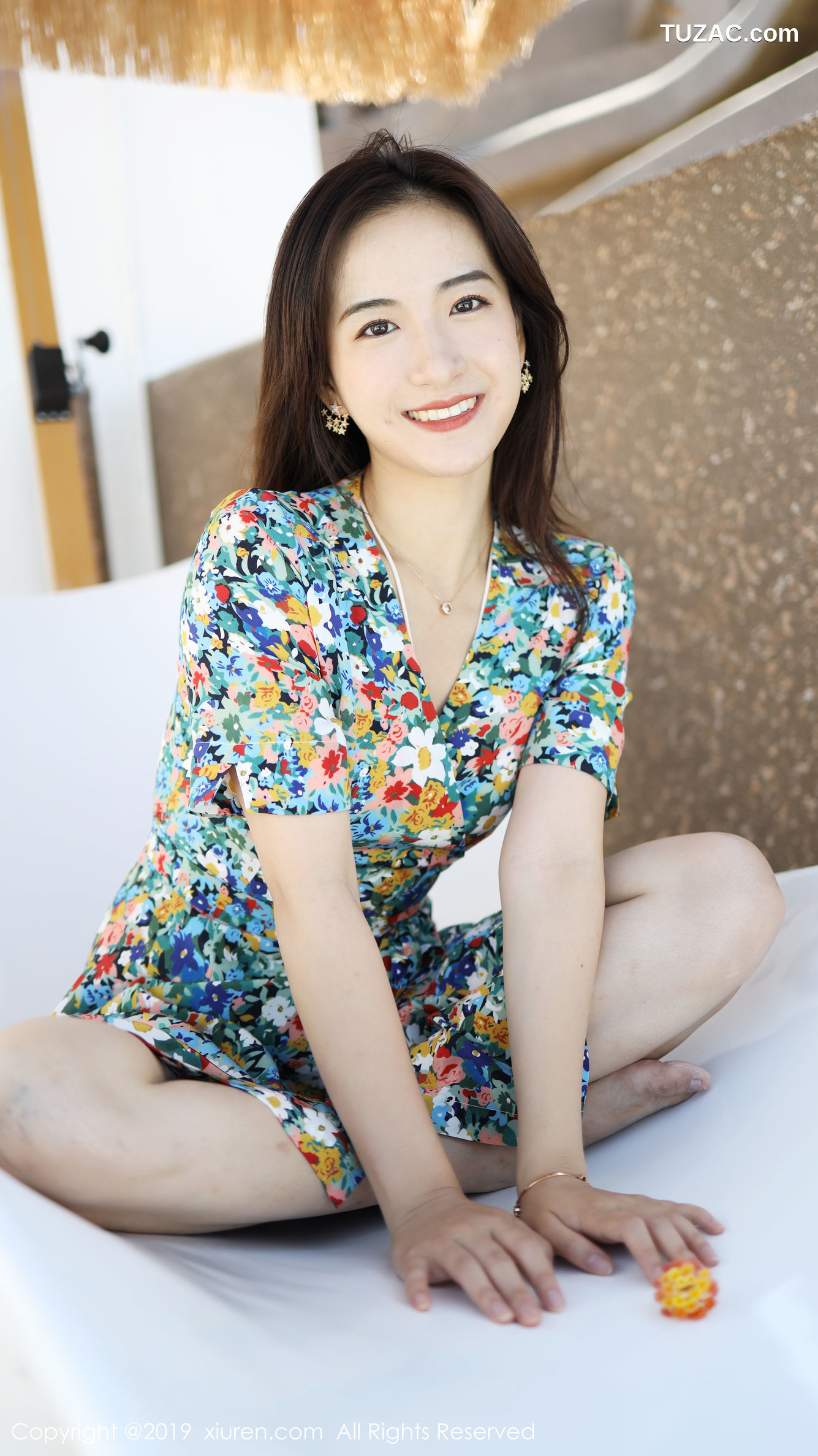 XiuRen秀人网-1641-艺儿伢哟-《气质新人模特》-2019.08.23