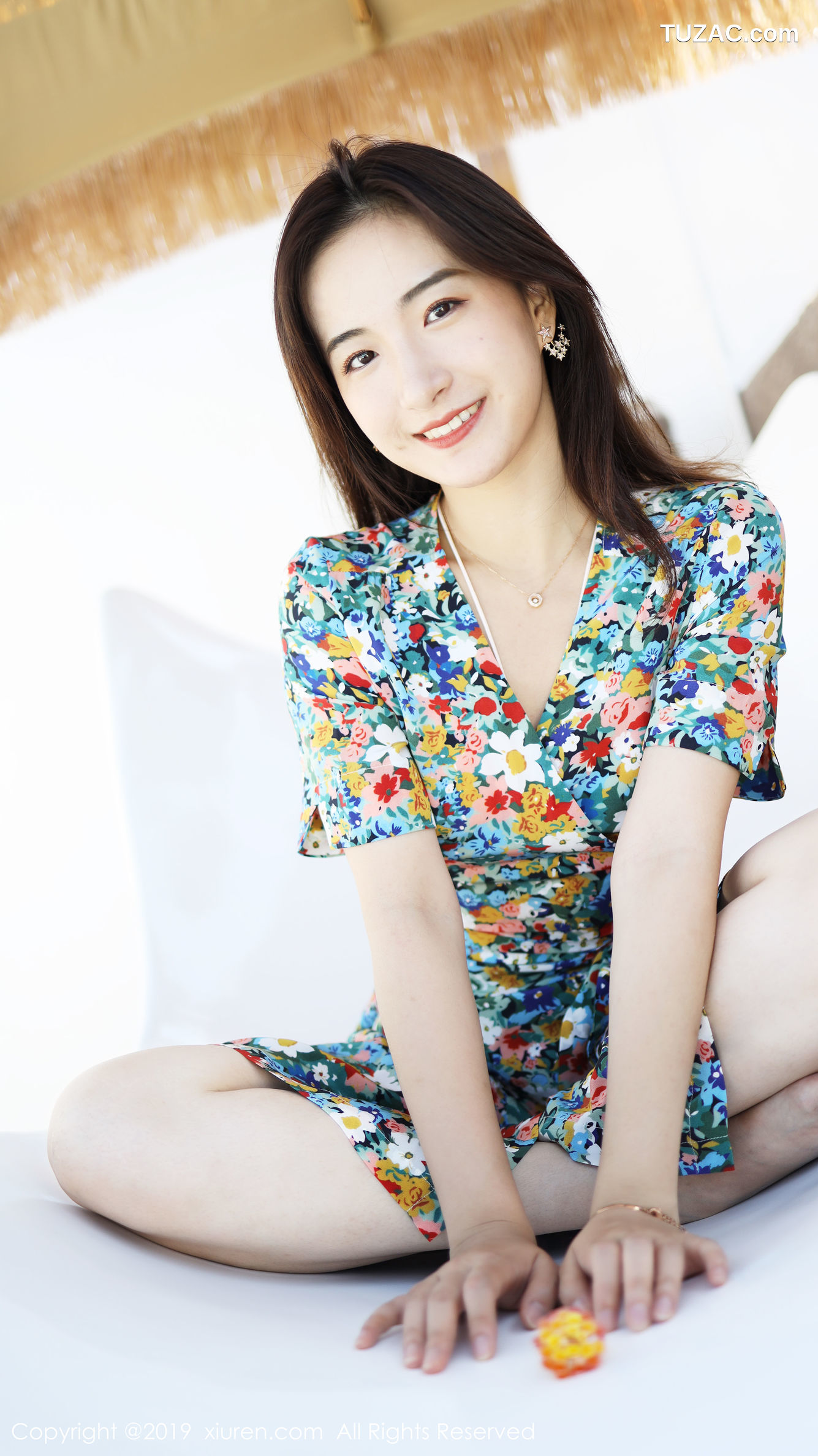 XiuRen秀人网-1641-艺儿伢哟-《气质新人模特》-2019.08.23