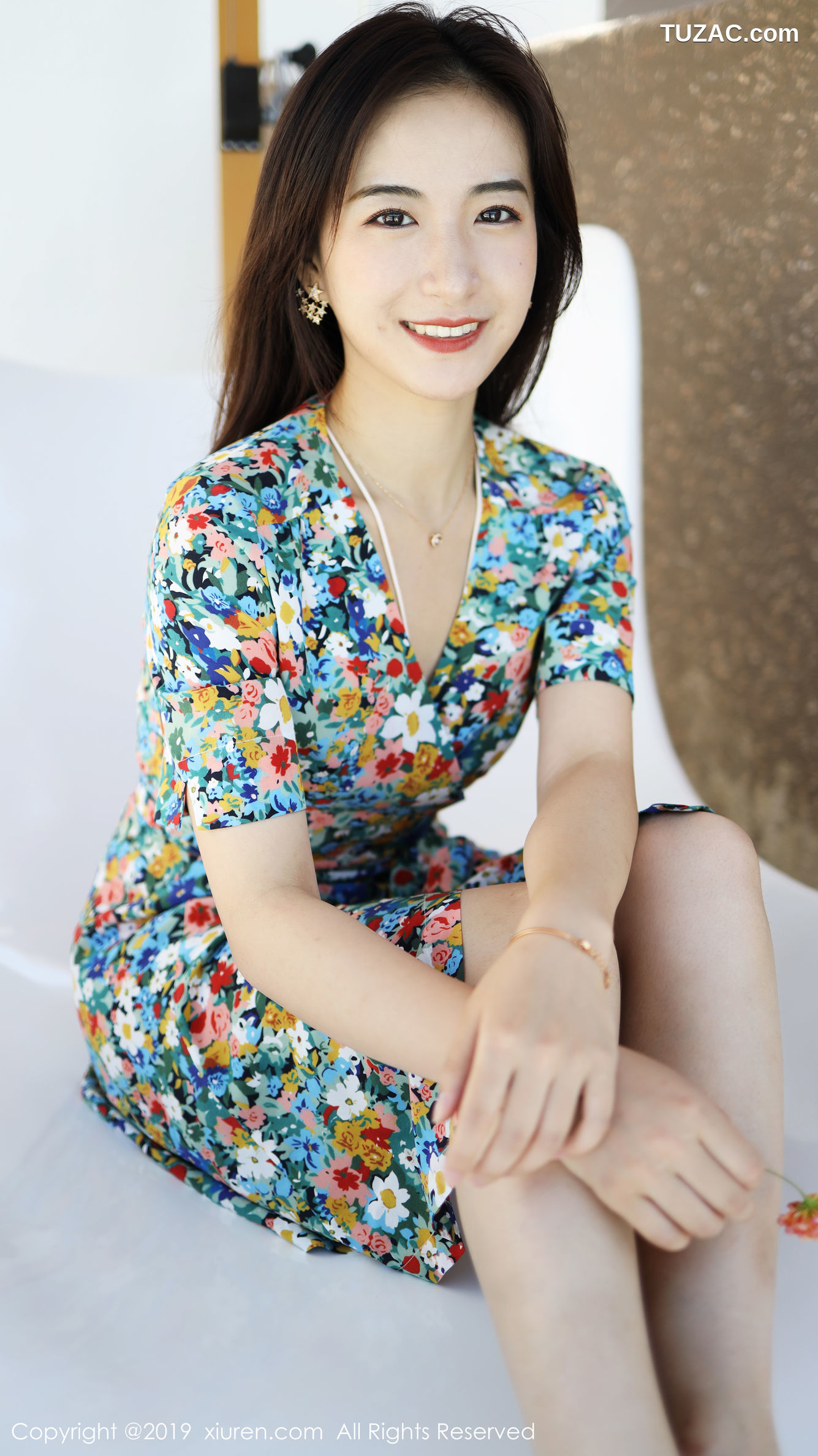 XiuRen秀人网-1641-艺儿伢哟-《气质新人模特》-2019.08.23