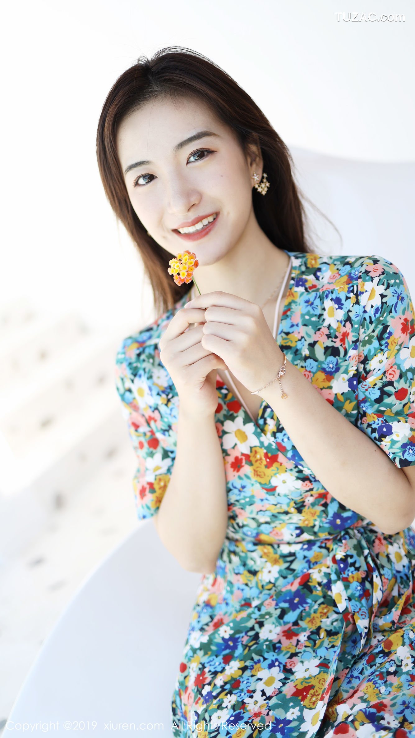 XiuRen秀人网-1641-艺儿伢哟-《气质新人模特》-2019.08.23