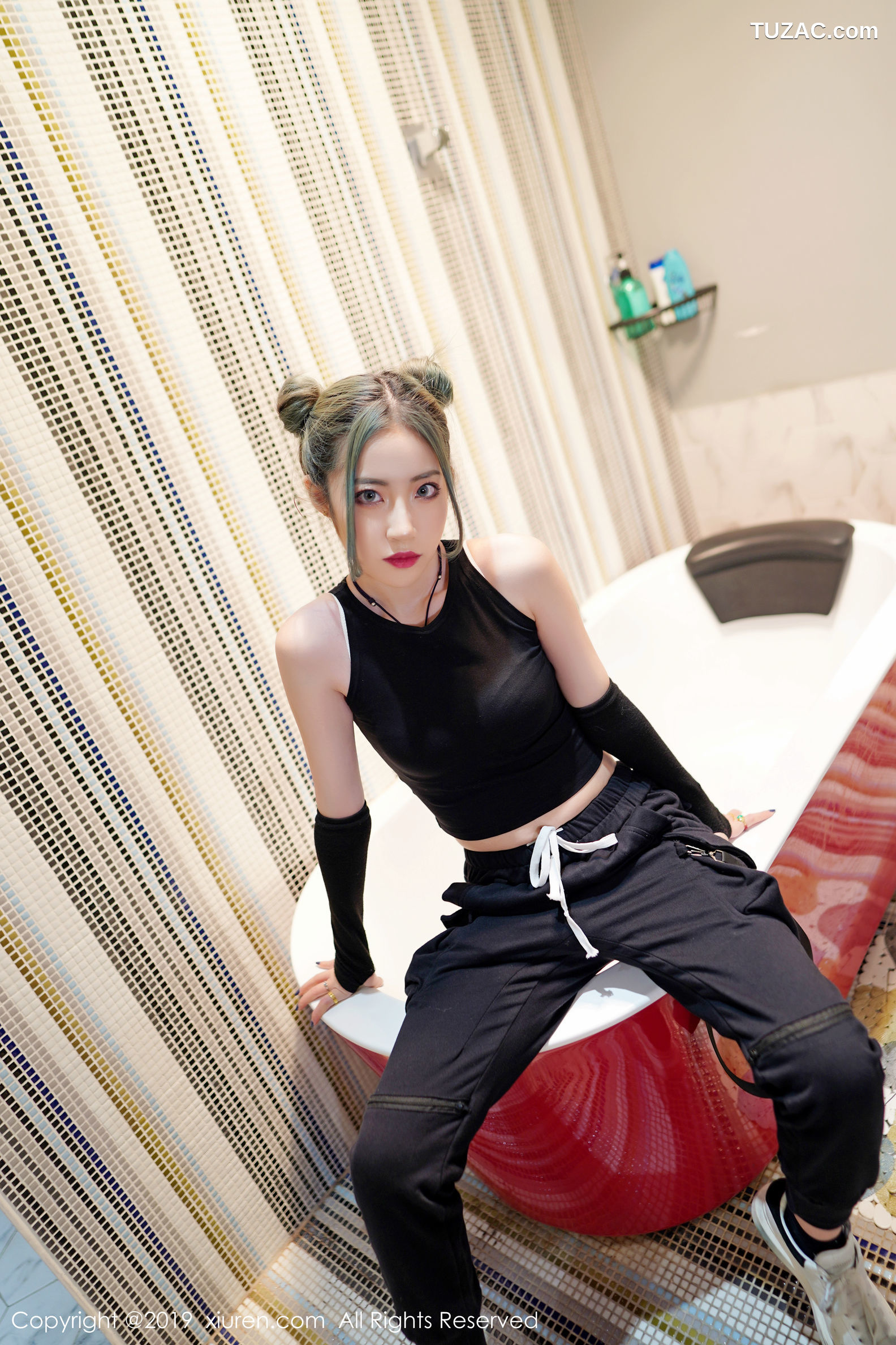 XiuRen秀人网-1644-贾诗晗-《欣长的美腿笔直光滑》-2019.08.26