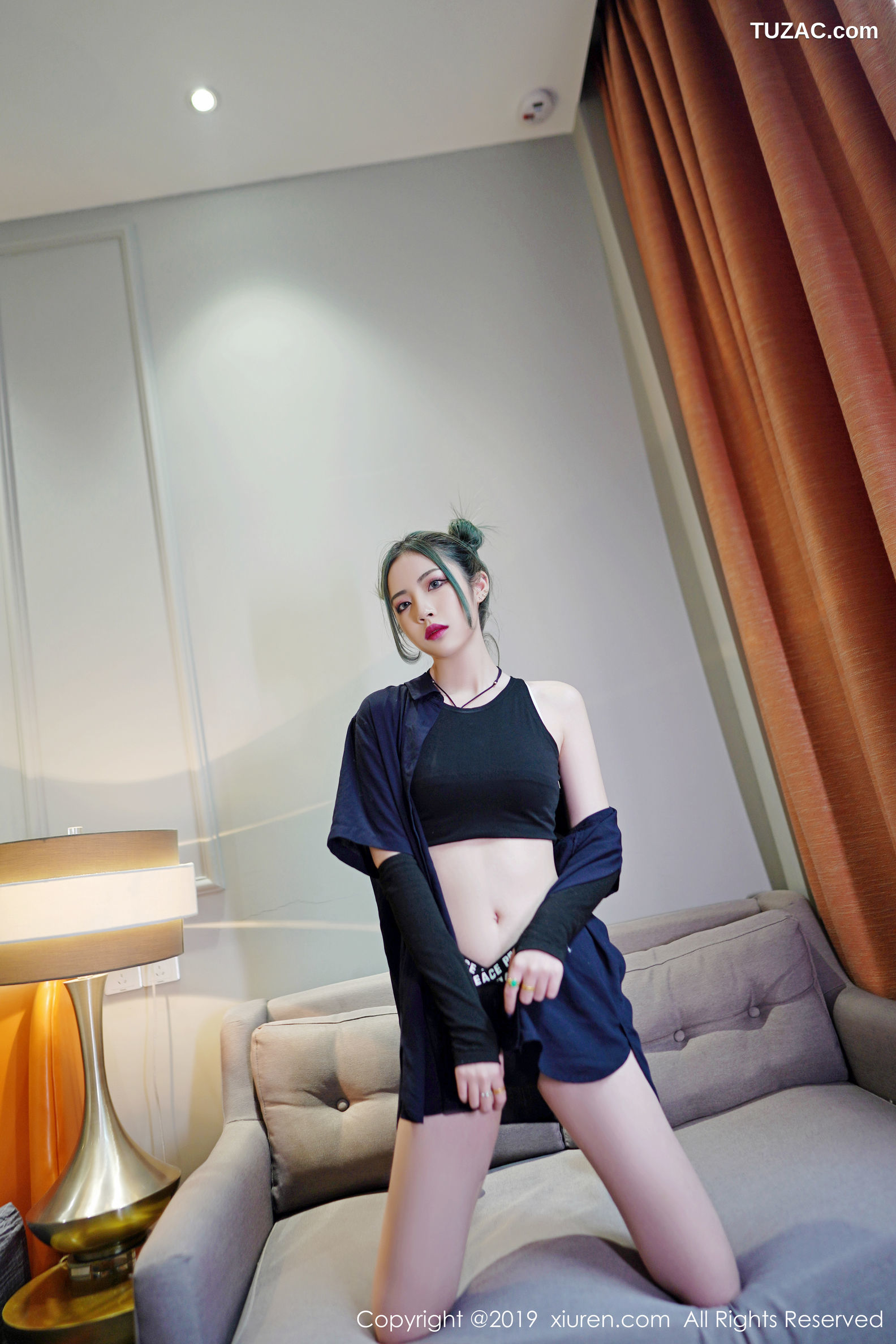 XiuRen秀人网-1644-贾诗晗-《欣长的美腿笔直光滑》-2019.08.26