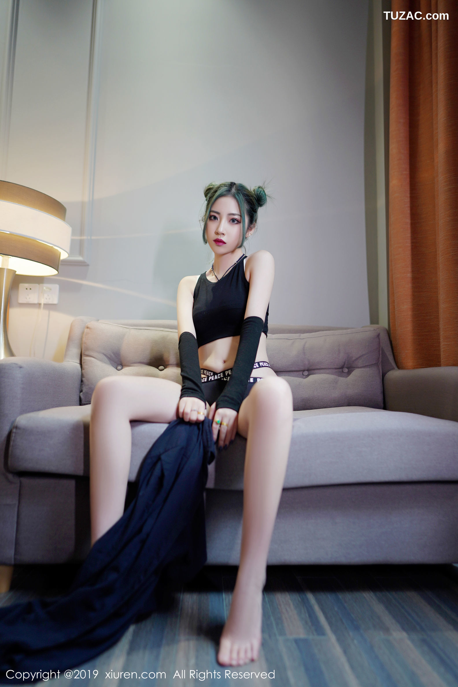 XiuRen秀人网-1644-贾诗晗-《欣长的美腿笔直光滑》-2019.08.26