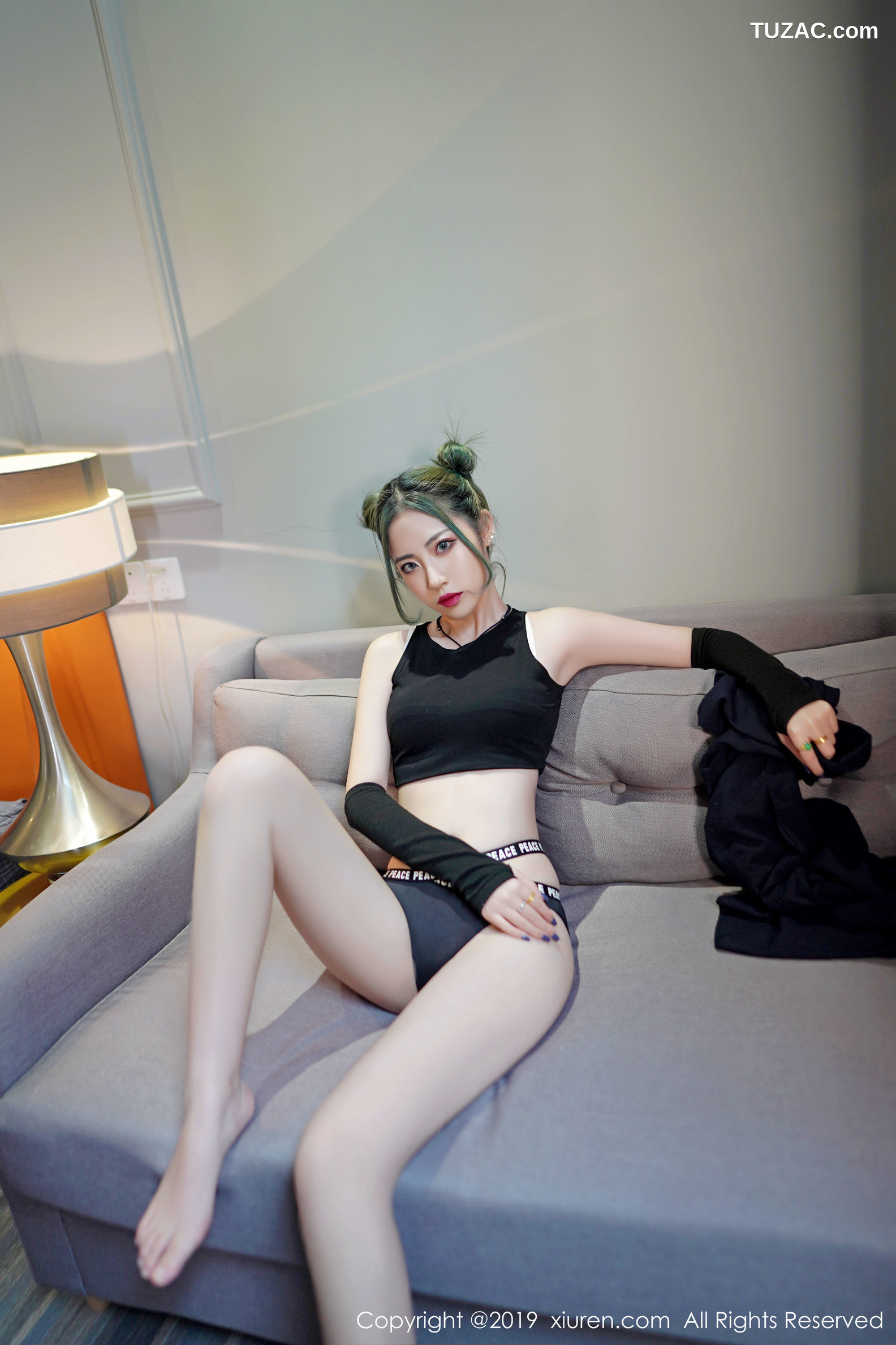 XiuRen秀人网-1644-贾诗晗-《欣长的美腿笔直光滑》-2019.08.26