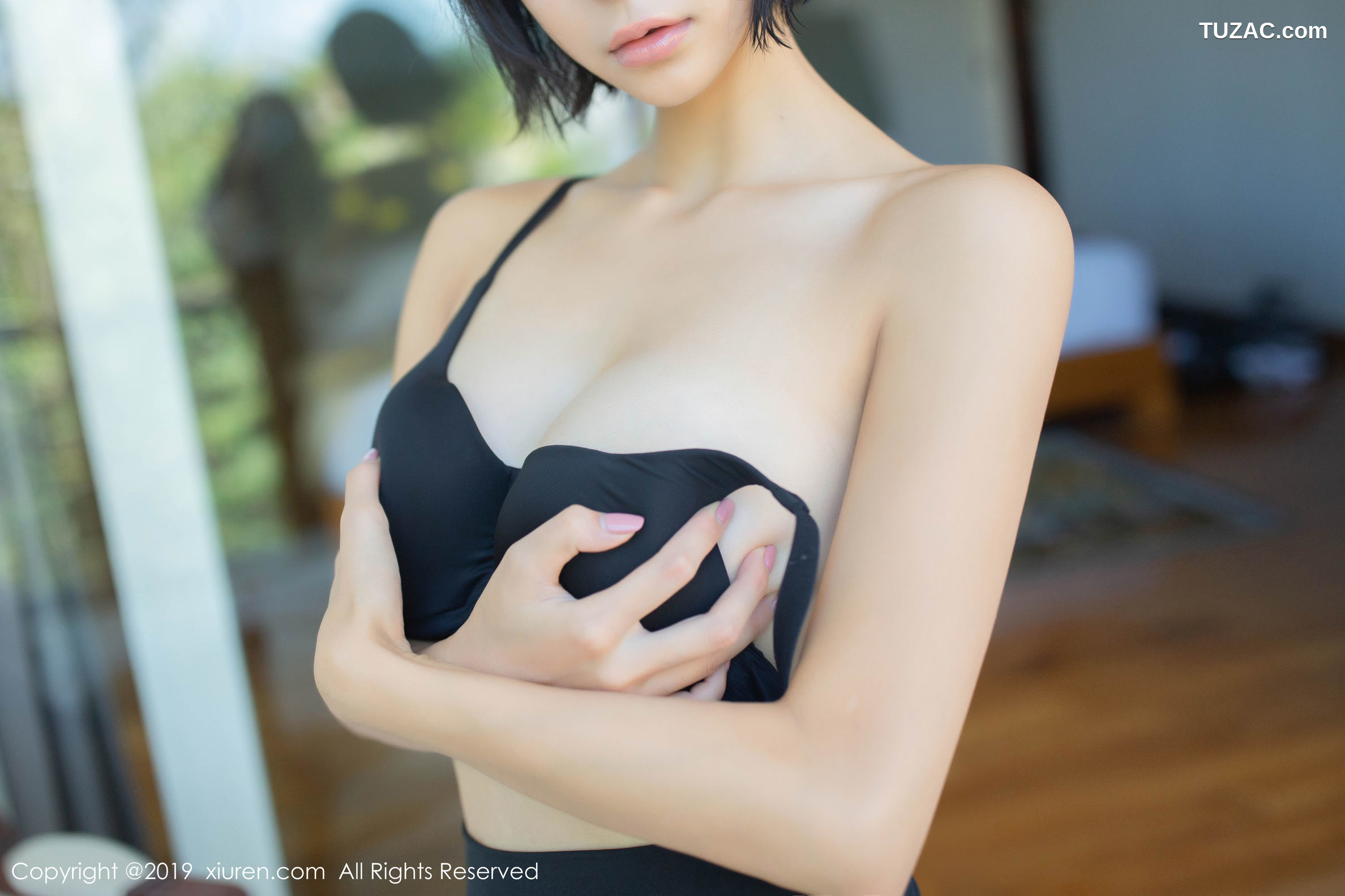 XiuRen秀人网-1649-蓝夏Akasha-《白衬衫黑丝袜的秘书》-2019.08.27