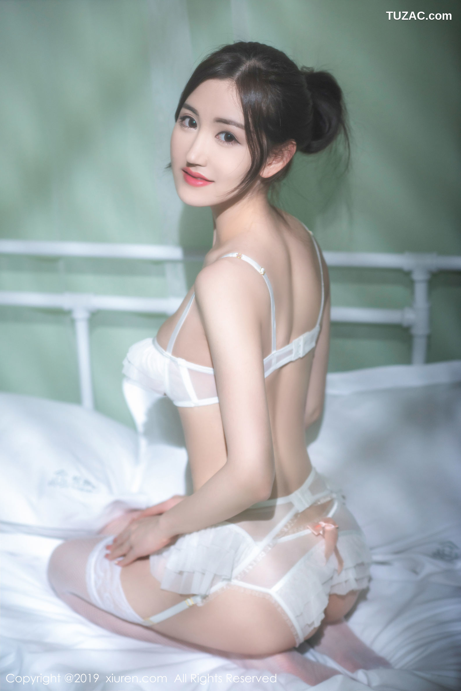 XiuRen秀人网-1693-沈梦瑶-《蕾丝内衣与光影》-2019.09.23
