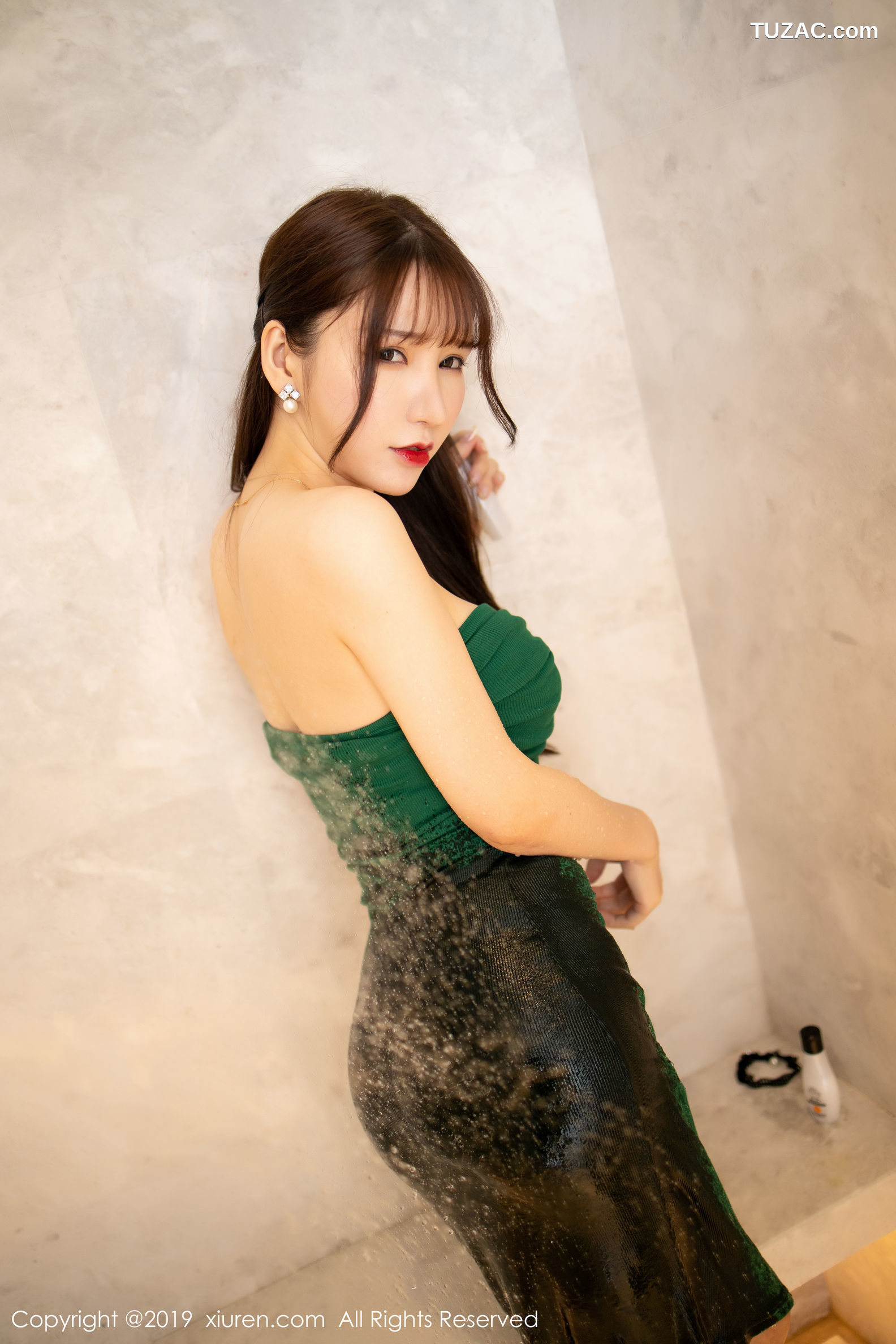 XiuRen秀人网-1703-周于希-《淋漓剔透的湿身私房魅惑》-2019.09.29