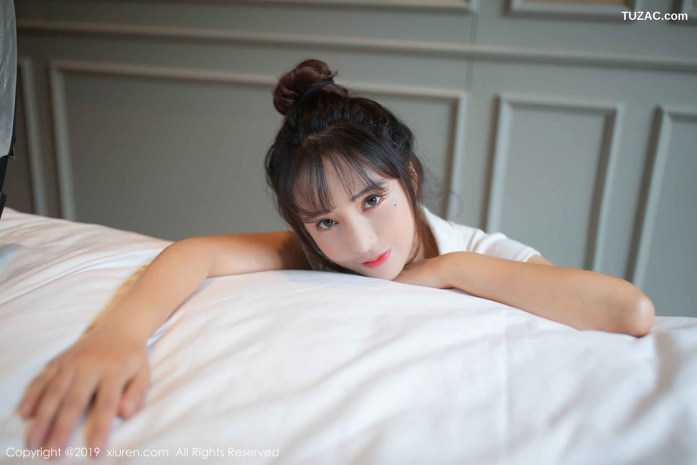 XiuRen秀人网-1705-陶喜乐-《性感学生装下凹凸曼妙身姿》-2019.09.30