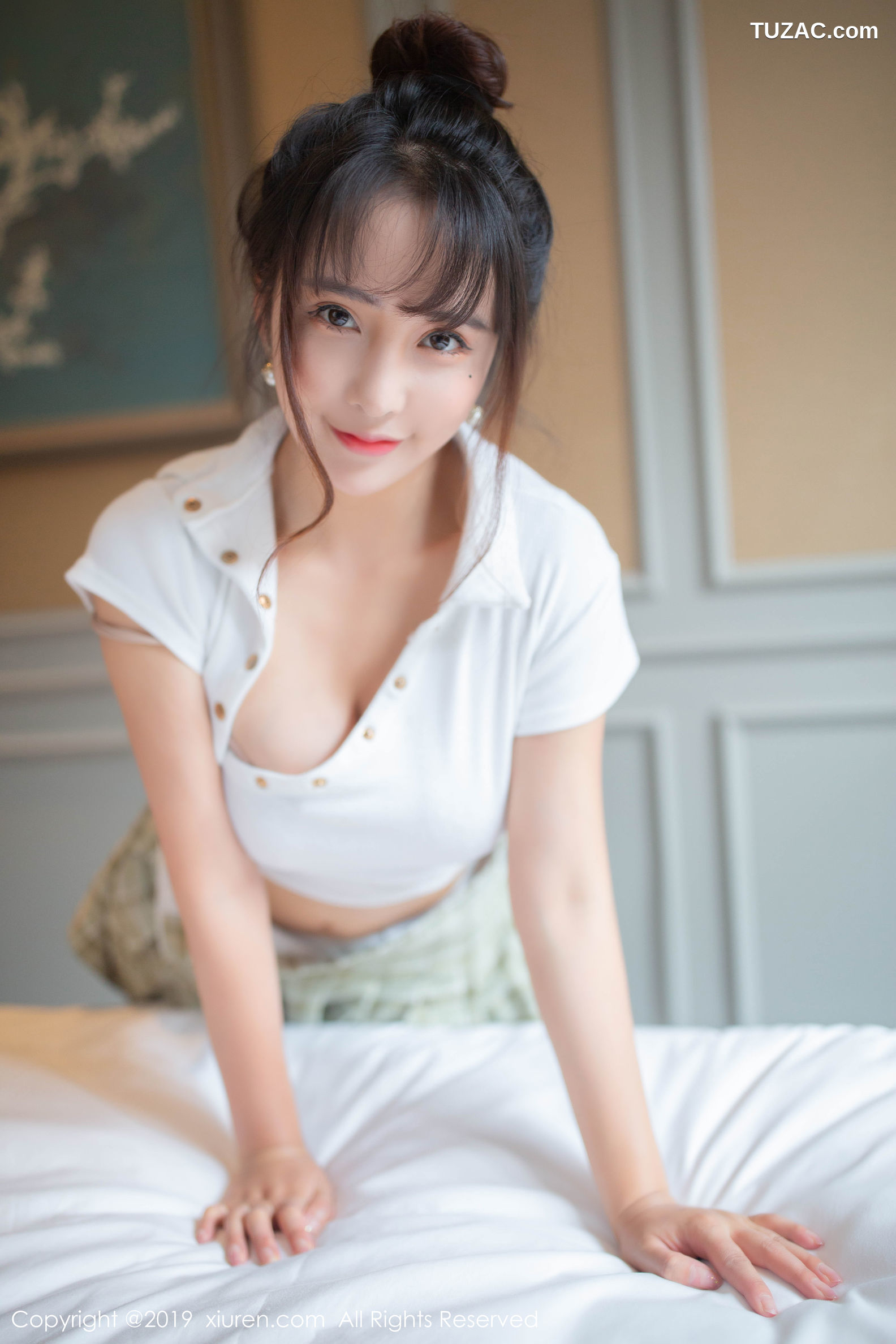 XiuRen秀人网-1705-陶喜乐-《性感学生装下凹凸曼妙身姿》-2019.09.30