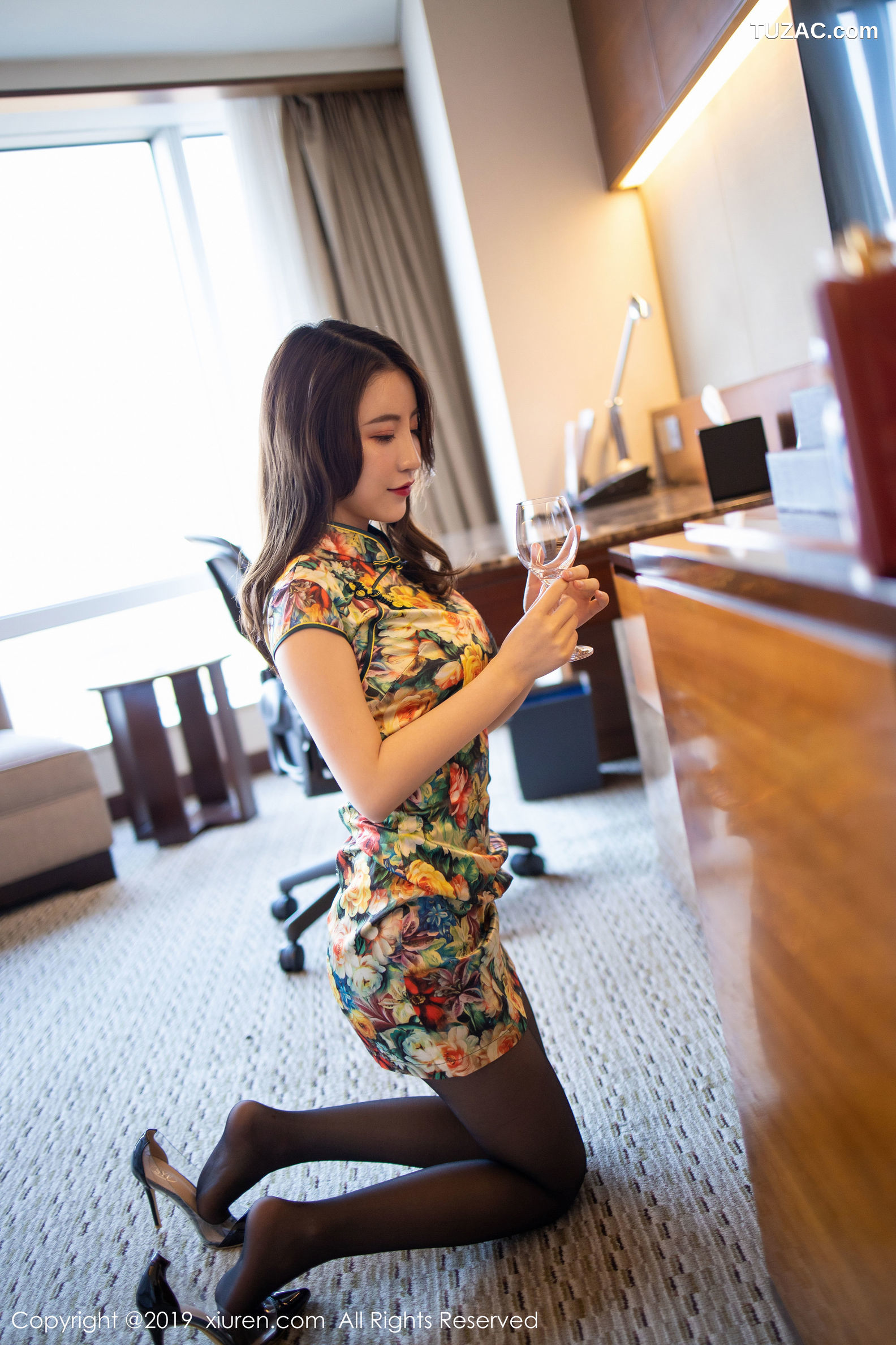 XiuRen秀人网-1727-绯月樱-《性感黑丝吊袜美腿系列》-2019.10.14