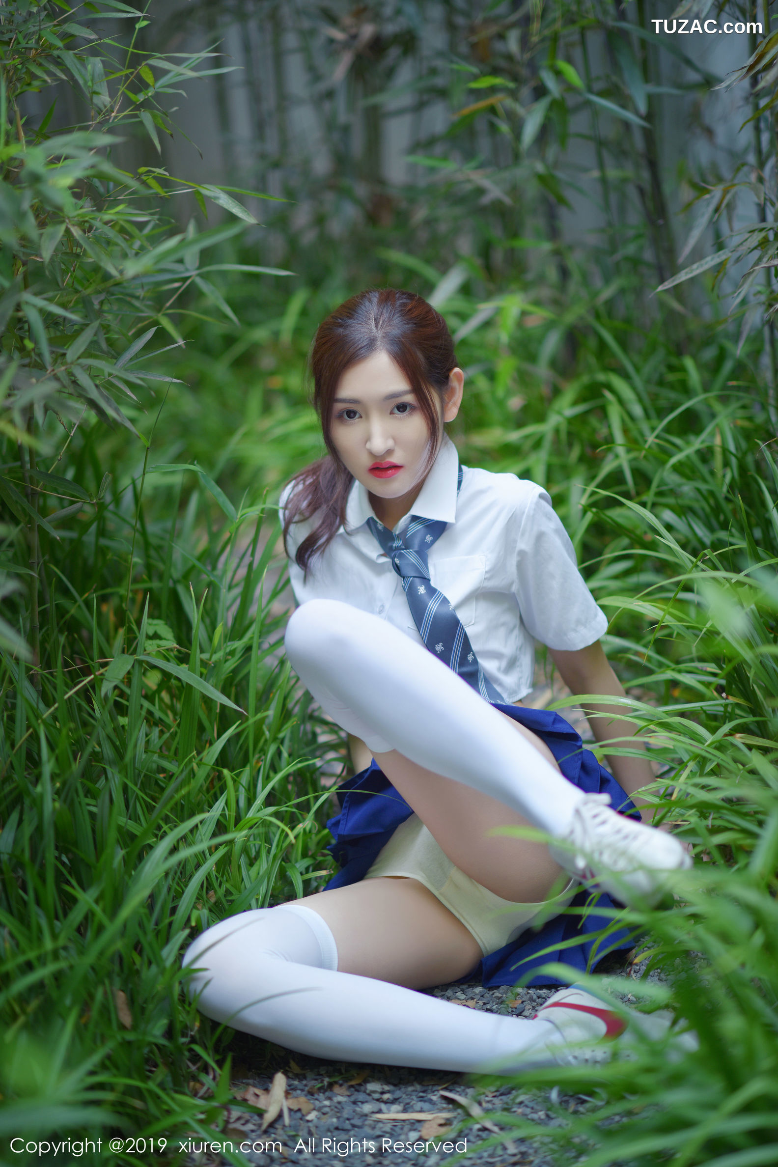 XiuRen秀人网-1733-沈梦瑶-《户外竹林拍摄》-2019.10.16
