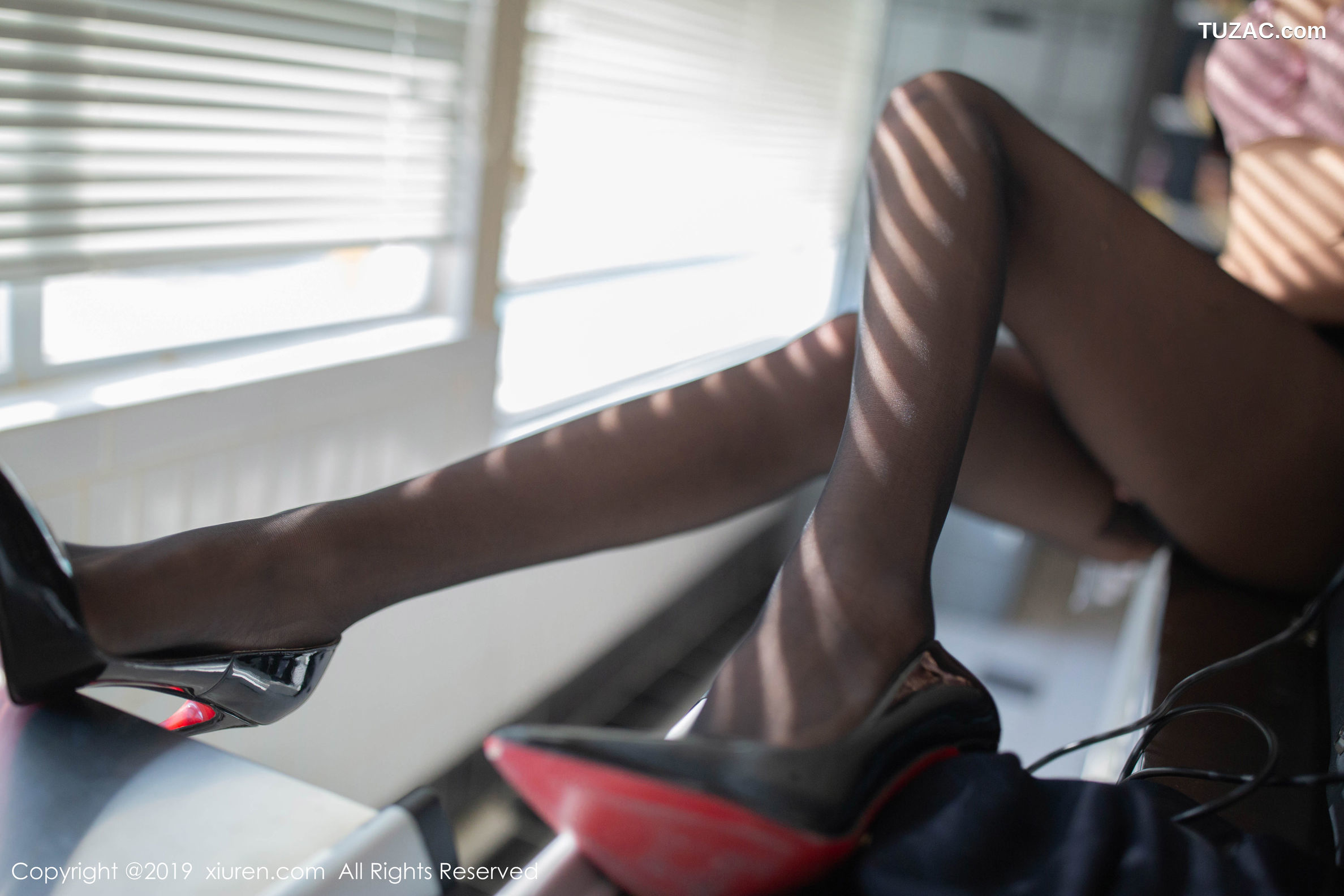 XiuRen秀人网-1748-陆萱萱-《便利店主题》-2019.10.24