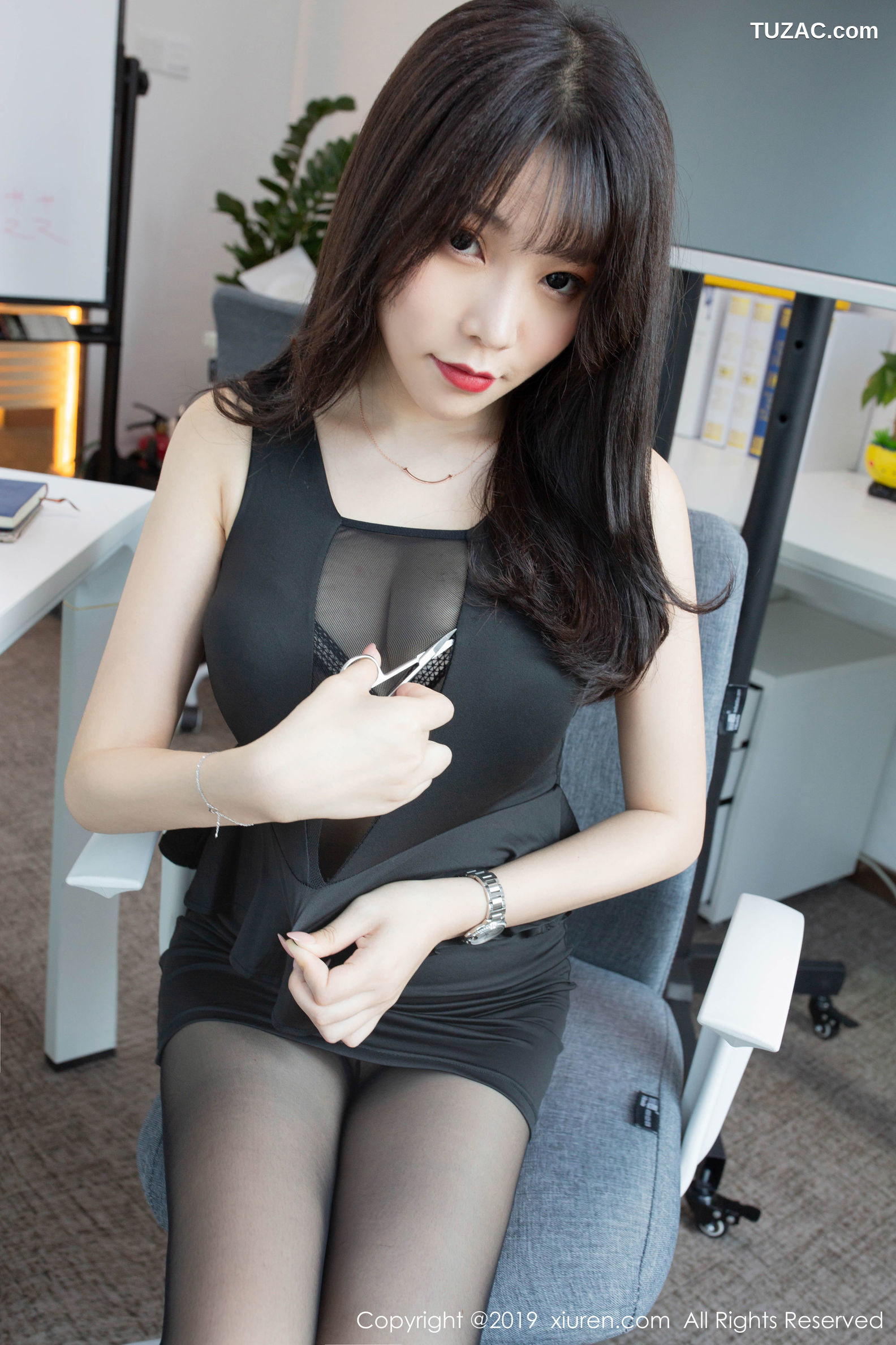 XiuRen秀人网-1757-芝芝-《办公室主题》-2019.10.29