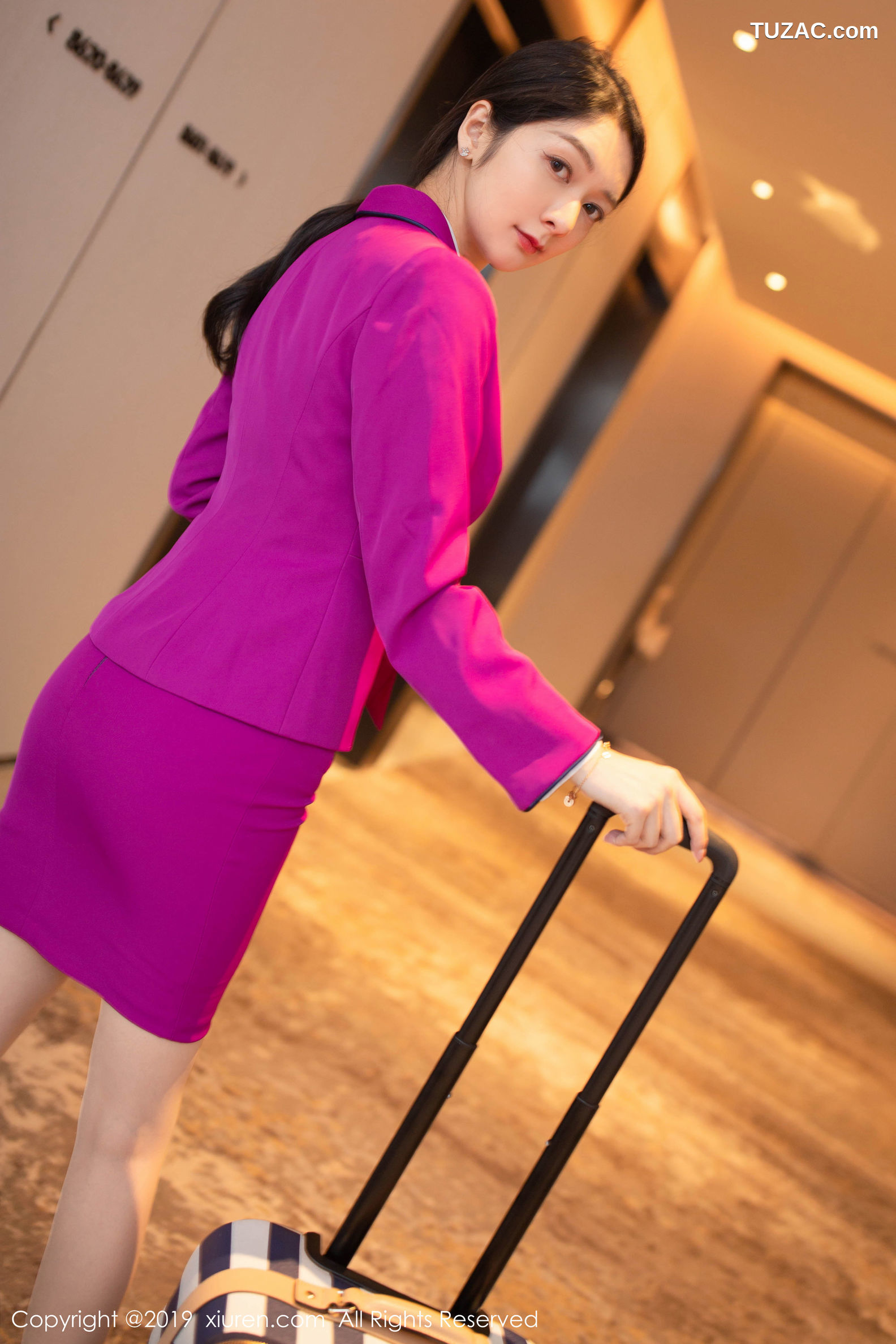 XiuRen秀人网-1799-小热巴-《极品性感空姐制服》-2019.11.20
