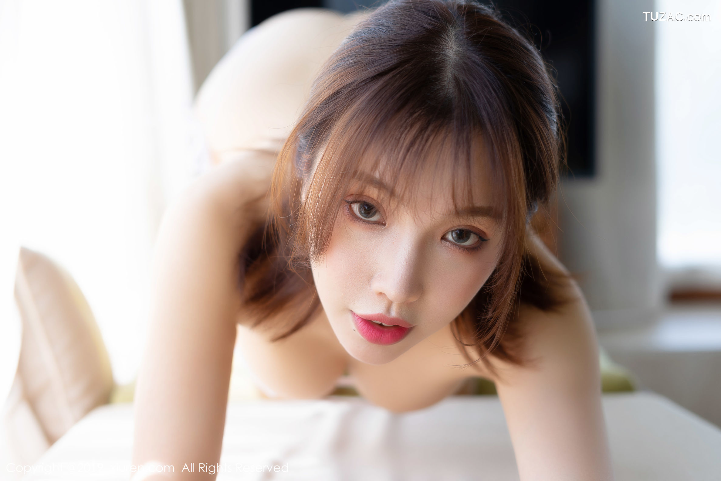 XiuRen秀人网-1806-黄楽然-《性感三点式草莓内衣》-2019.11.26