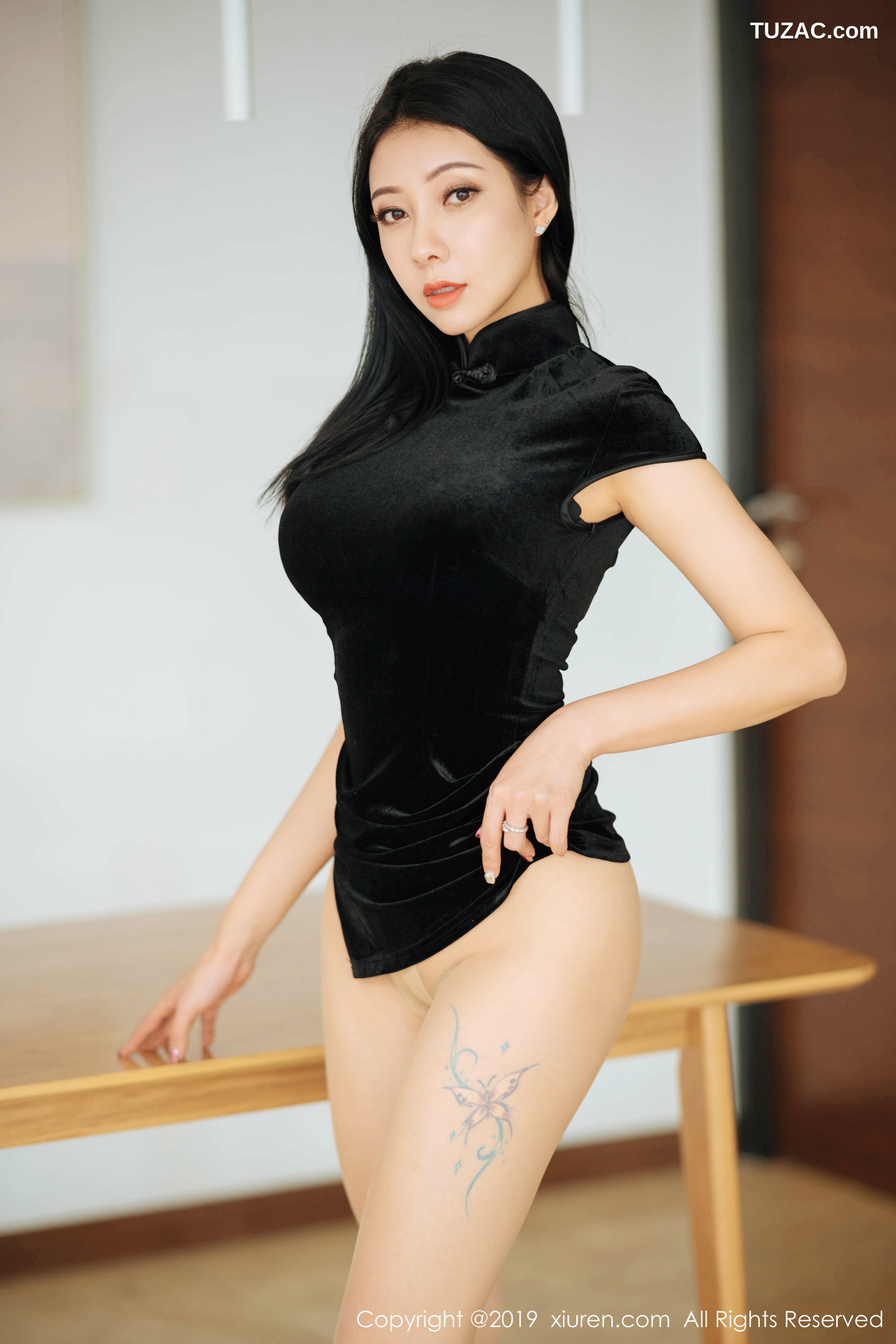 XiuRen秀人网-1813-果儿-《旗袍丝袜系列》-2019.11.29