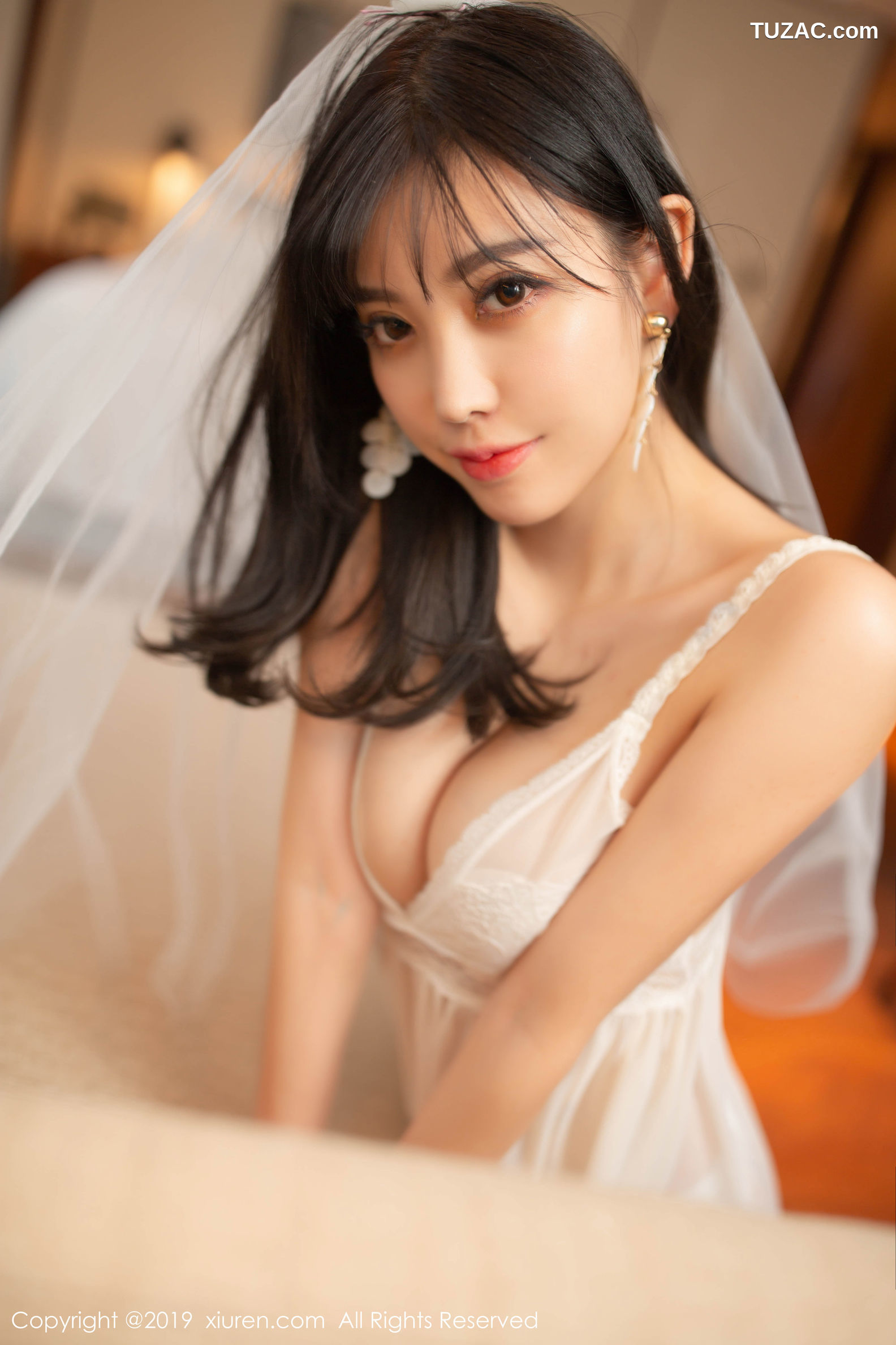 XiuRen秀人网-1819-杨晨晨-《如此动人的新娘》-2019.12.02