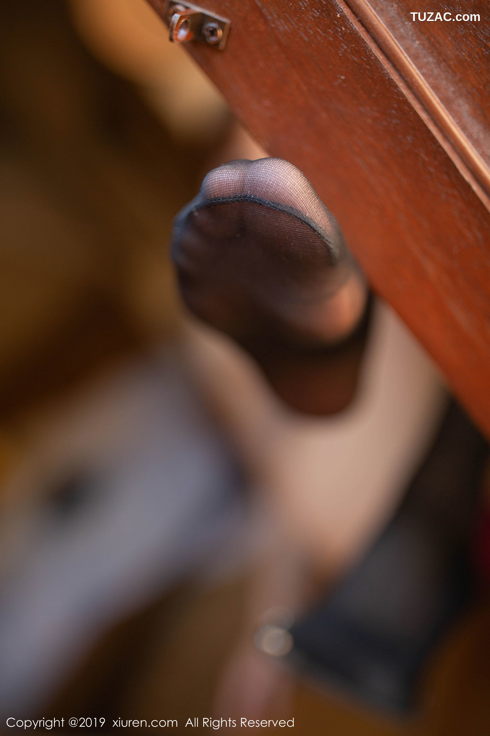 XiuRen秀人网-1826-陆萱萱-《孔雀饲养员主题》-2019.12.05