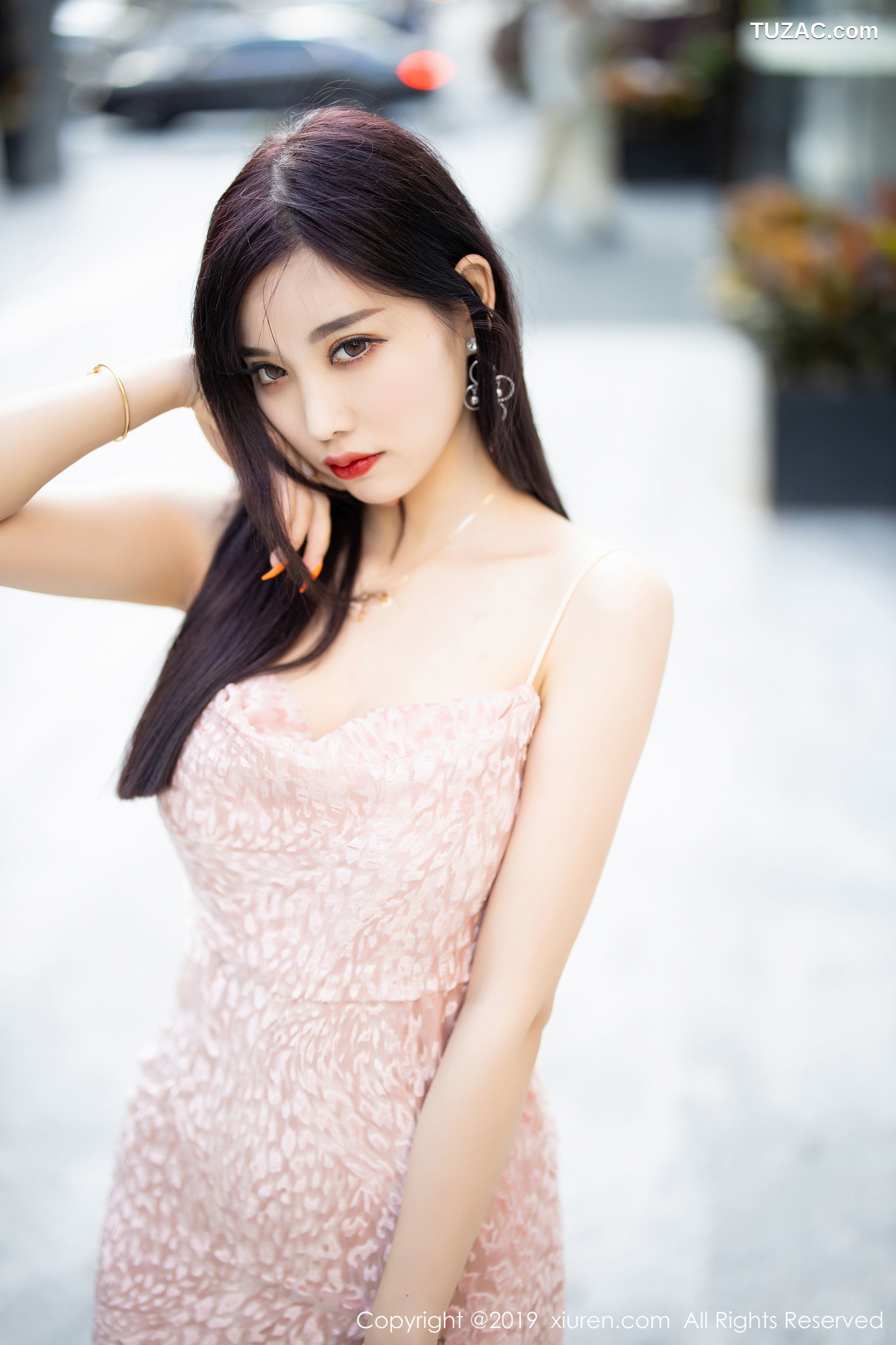 XiuRen秀人网-1857-杨晨晨-《丝袜美腿翘臀诱惑》-2019.12.17