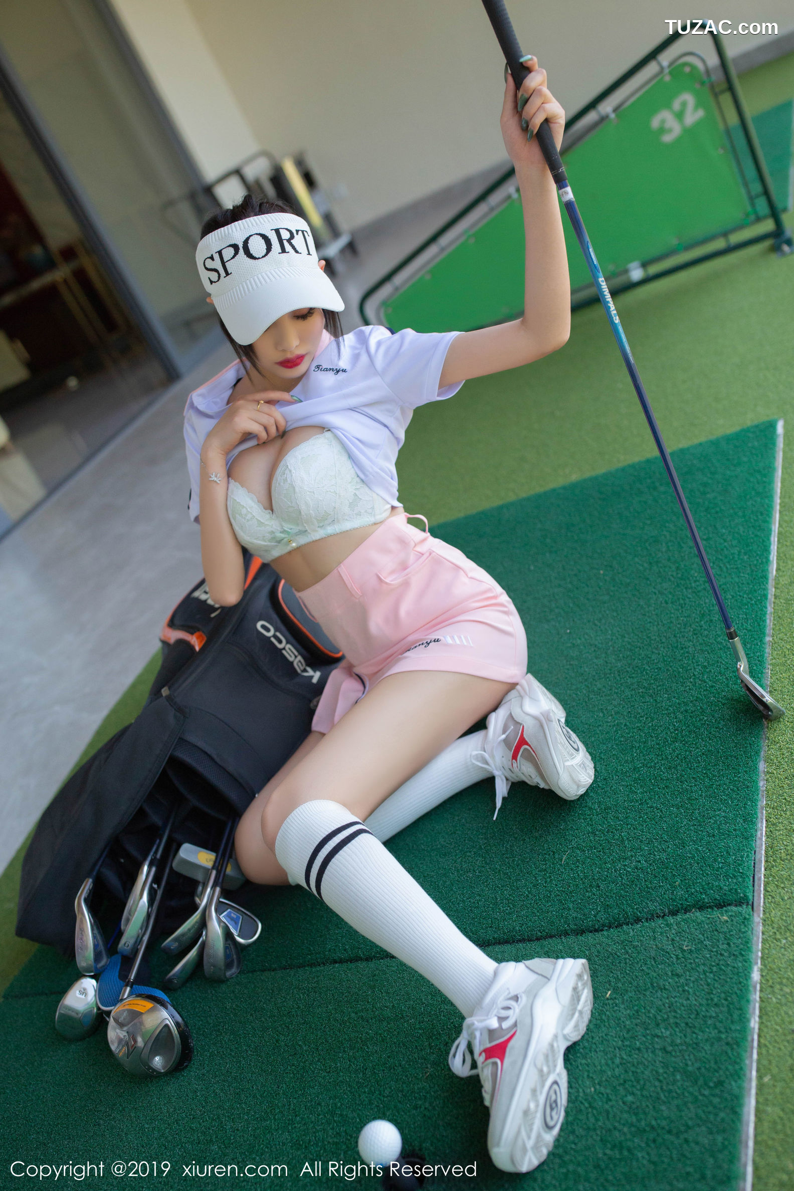 XiuRen秀人网-1874-杨晨晨-《高尔夫主题》-2019.12.23