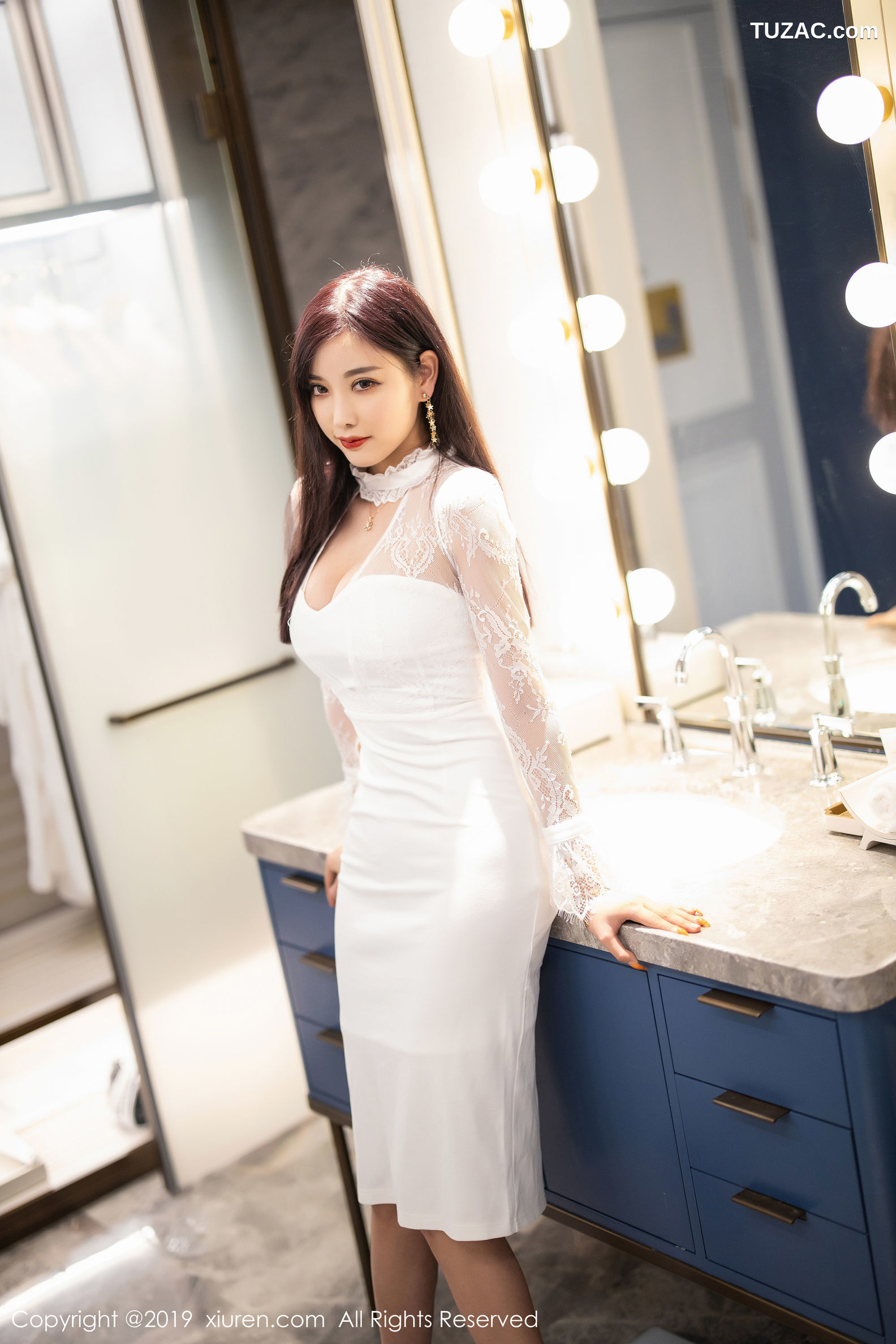 XiuRen秀人网-1884-杨晨晨-《极致穿透力的美腿私房》-2019.12.26
