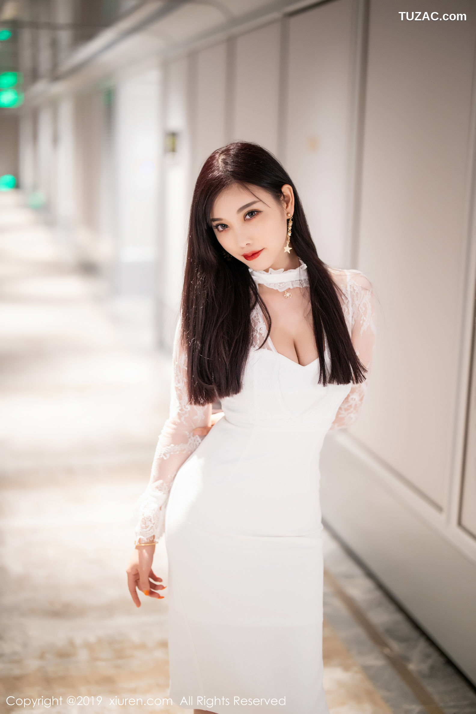 XiuRen秀人网-1884-杨晨晨-《极致穿透力的美腿私房》-2019.12.26