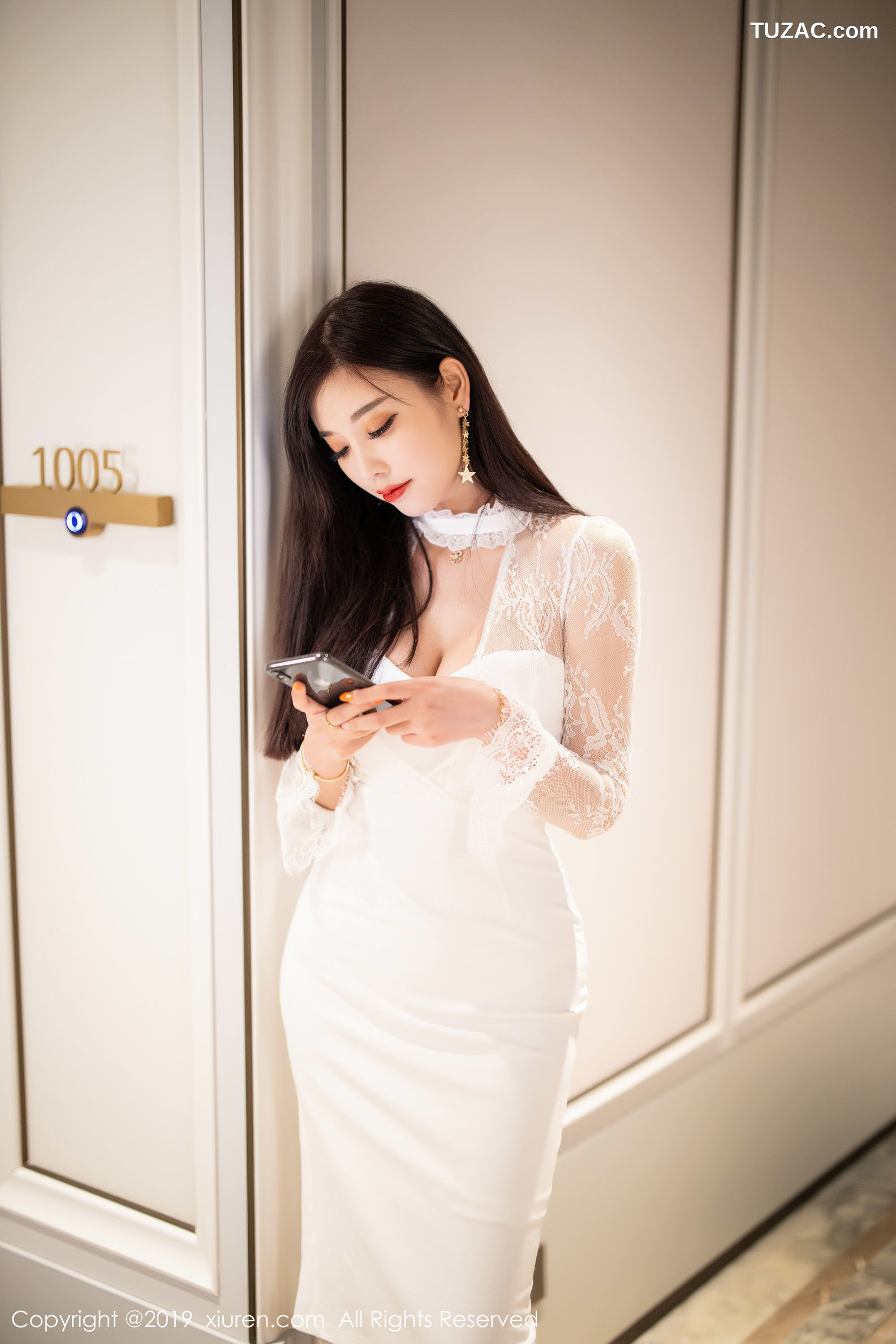 XiuRen秀人网-1884-杨晨晨-《极致穿透力的美腿私房》-2019.12.26