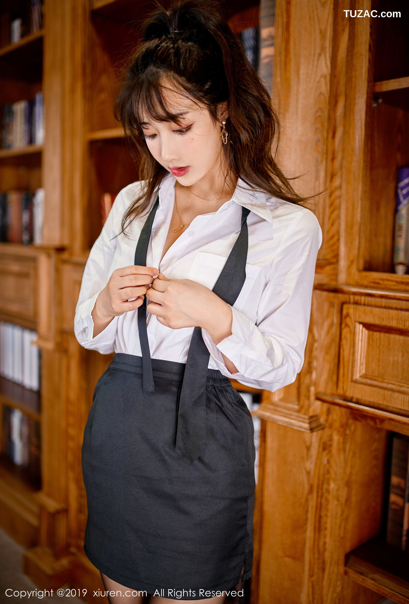 XiuRen秀人网-1887-Betty林子欣-《性感的女秘书》-2019.12.27