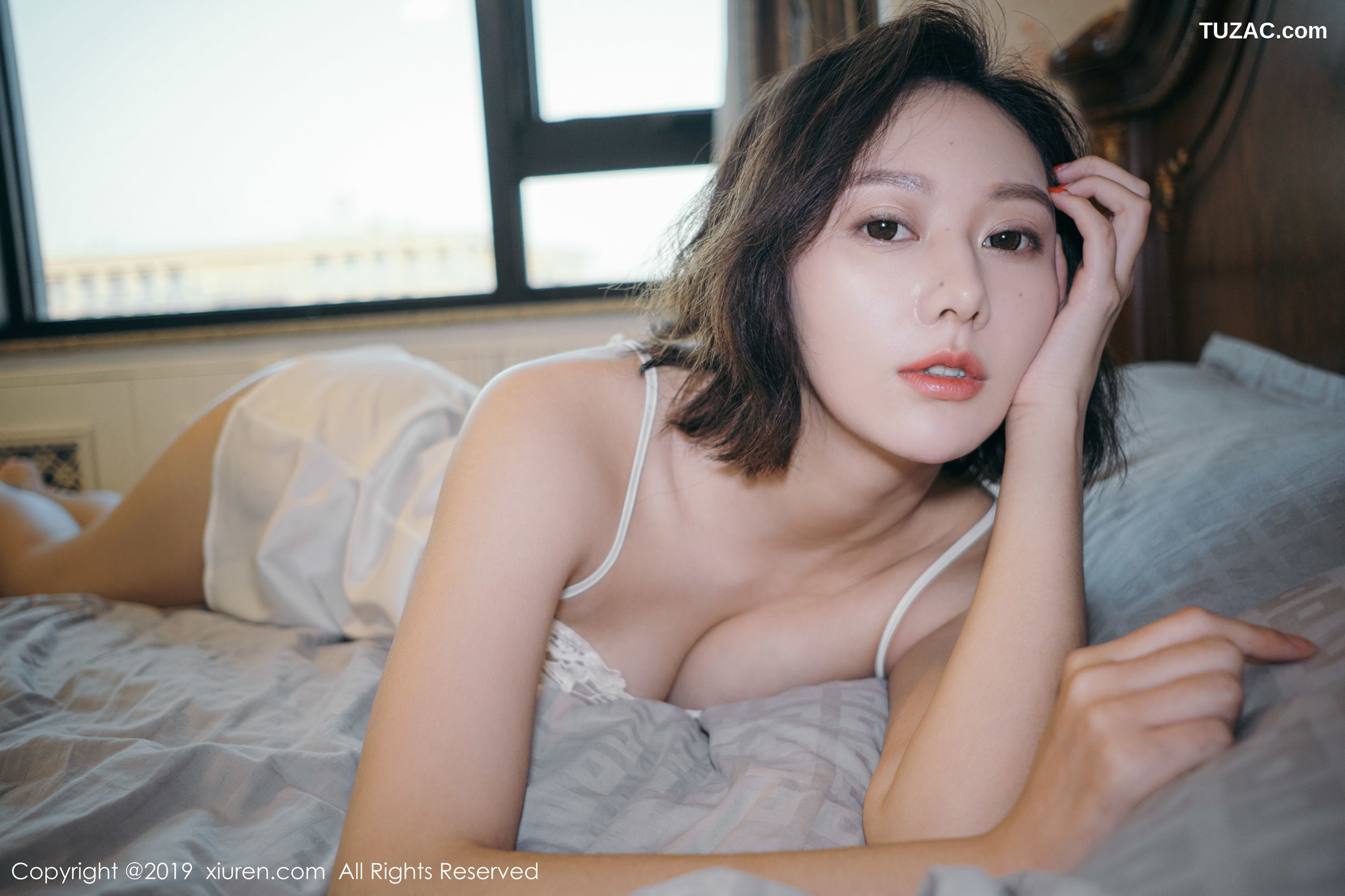 XiuRen秀人网-1891-艺轩-《体态婀娜气质袅袅》-2019.12.30