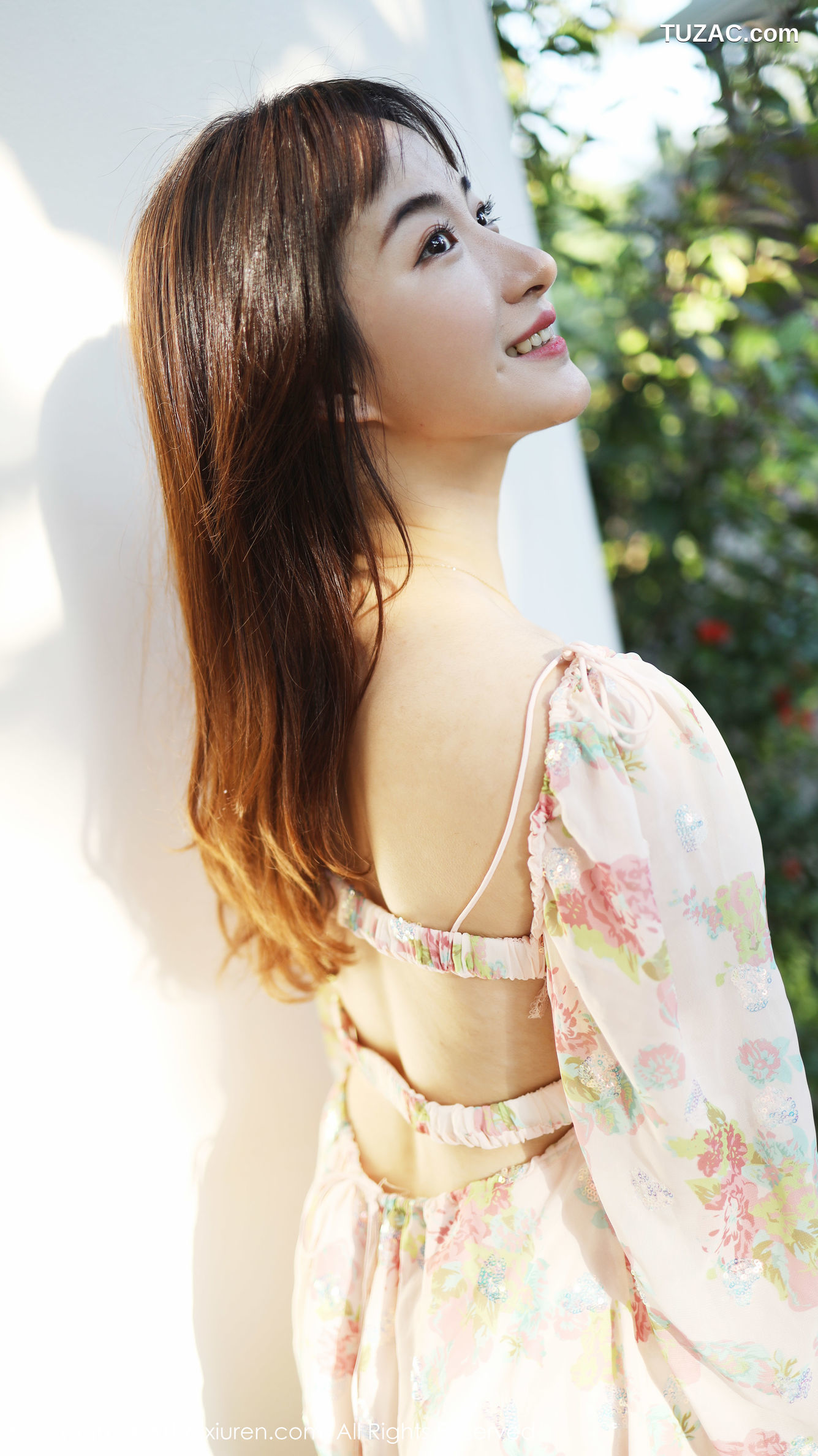 XiuRen秀人网-1892-艺儿拿铁-《室外小清新主题系列》-2019.12.30