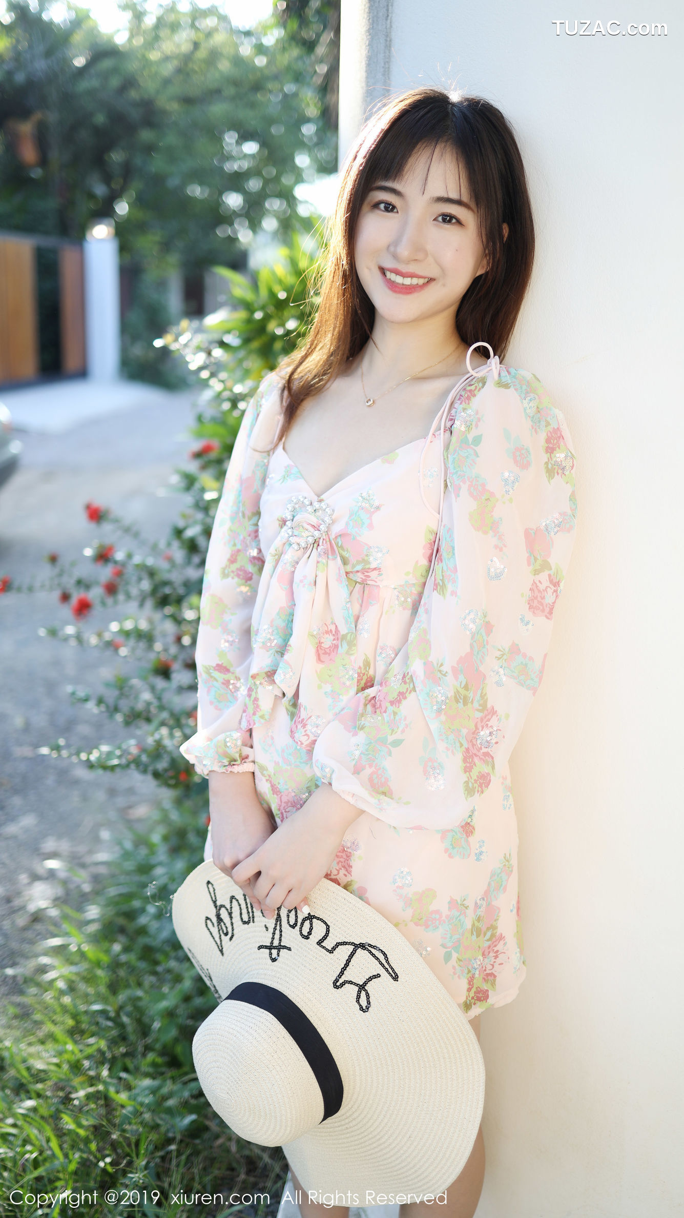 XiuRen秀人网-1892-艺儿拿铁-《室外小清新主题系列》-2019.12.30